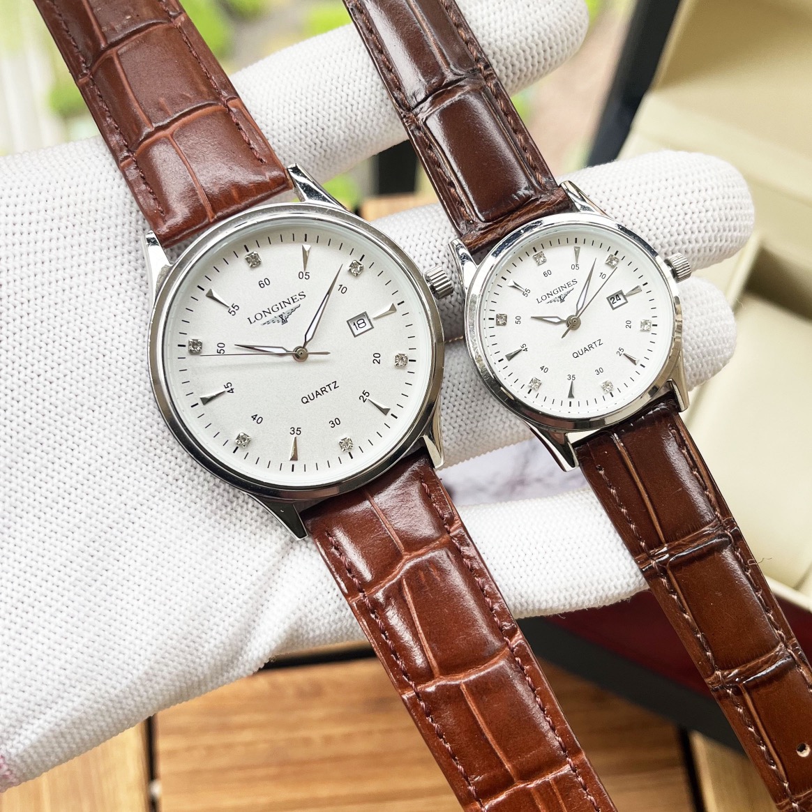 NO:394191,White shell, rose gold, steel belt. [Fashion style, elegant and generous] Longines Couple watch Imported quartz movement Mineral reinforced glass 316L stainless steel case Leather strap Simple and casual Classic hot sale Size: Men's diameter 40mm Thickness 9mm Women's diameter 30mm Thickness 9mm, Longines19860909白壳,玫瑰金,钢带.【时尚风格 优雅大方】浪琴-Longines 情侣对表 进口石英机芯 矿物强化玻璃 316L精钢表壳 真皮表带 简约休闲 经典热卖 尺寸:男款直径40mm 厚度9mm 女款直径30mm 厚度9mm,,longines,Watch