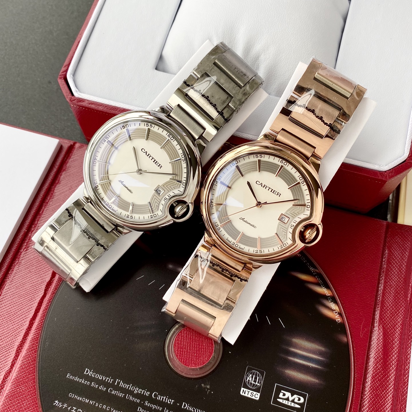 Cartier 简约 优雅大方卡地亚-Cartier 男士腕表 全自动机械机芯 矿物强化玻璃 316L精钢表壳 真皮表带 全新风格 商务休闲 尺寸:径44mm 厚度12mm