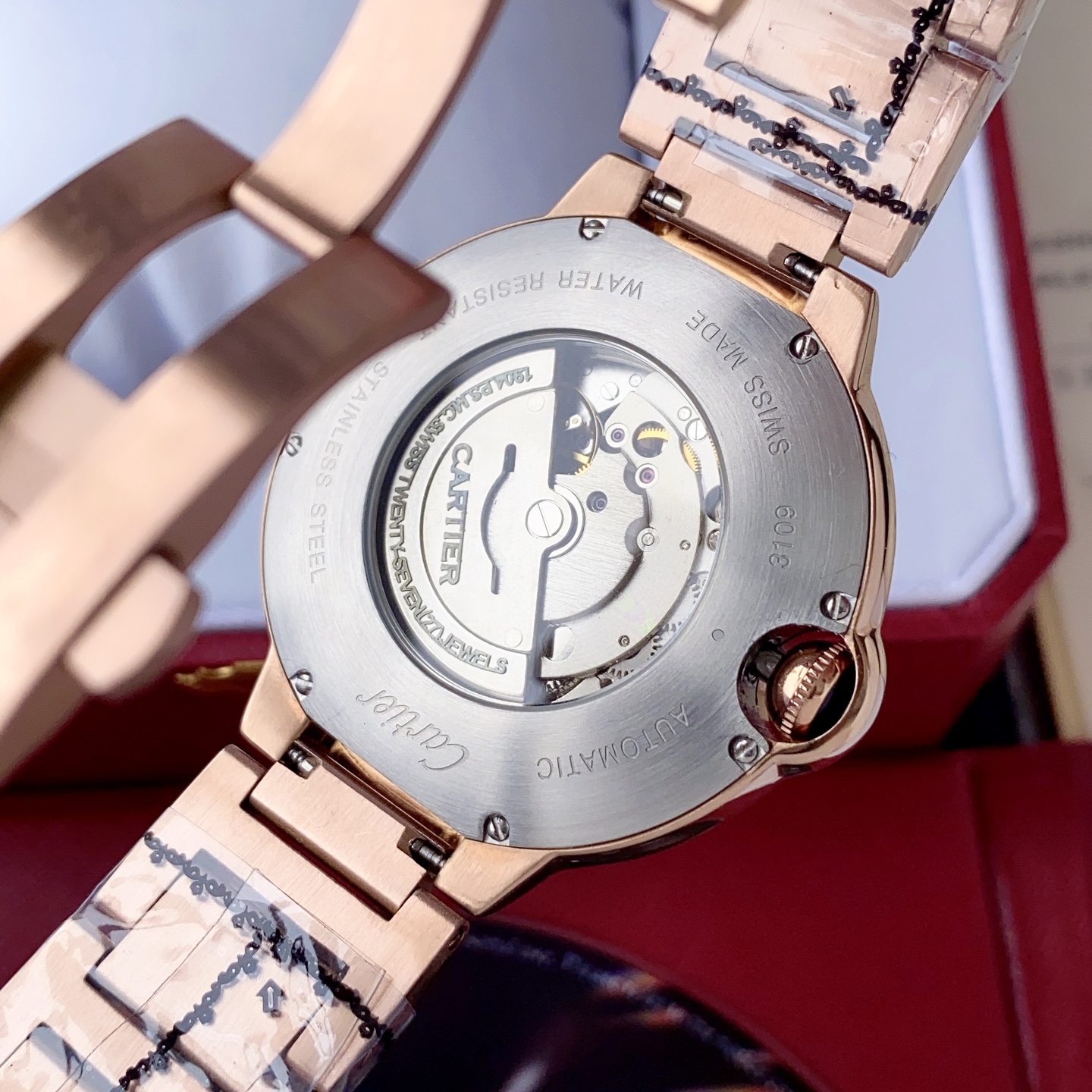 Cartier 简约 优雅大方卡地亚-Cartier 男士腕表 全自动机械机芯 矿物强化玻璃 316L精钢表壳 真皮表带 全新风格 商务休闲 尺寸:径44mm 厚度12mm
