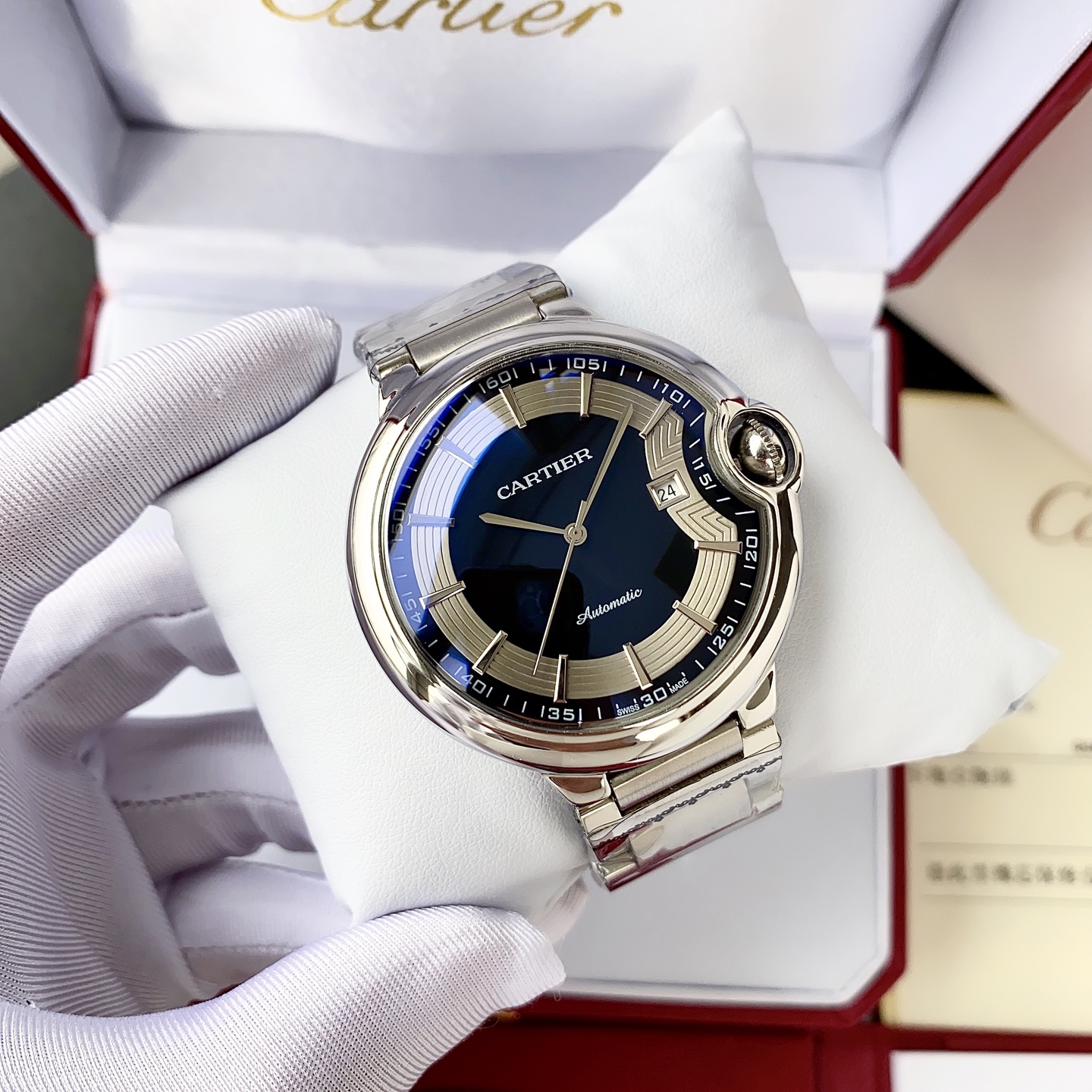 Cartier 简约 优雅大方卡地亚-Cartier 男士腕表 全自动机械机芯 矿物强化玻璃 316L精钢表壳 真皮表带 全新风格 商务休闲 尺寸:径44mm 厚度12mm