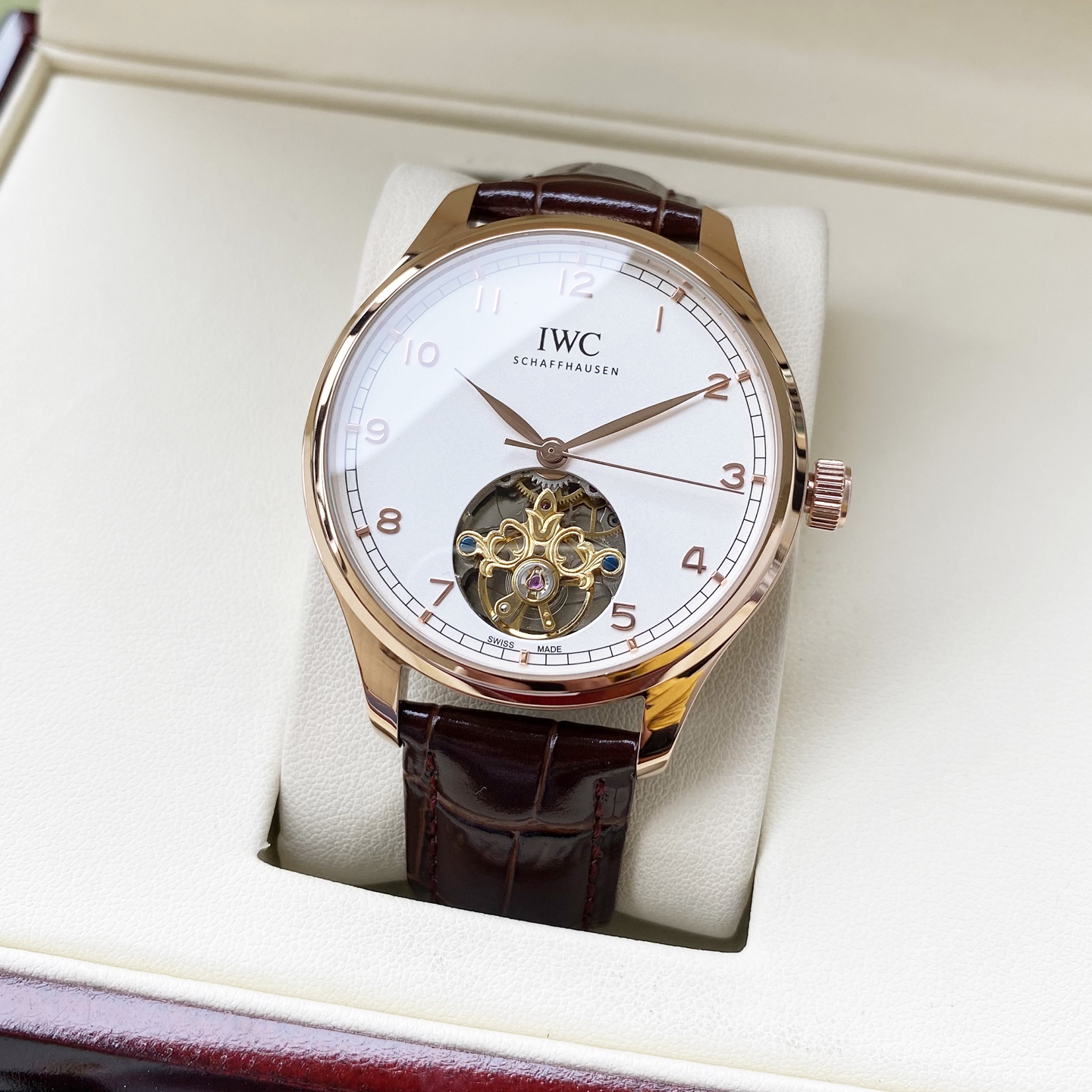 NO:393843,White shell, rose gold. [Simple style, fashion and hot sale] Wanguo-IWC Men's watch Fully automatic mechanical movement Mineral reinforced glass 316L stainless steel case Leather strap Business and leisure Classic atmospheric Dimensions diameter 42mm Thickness 12mm,,iwc19860909白壳,玫瑰金.【简约风格 时尚热卖】万国-IWC 男士腕表 全自动机械机芯 矿物强化玻璃 316L精钢表壳 真皮表带 商务休闲 经典大气 尺寸直径42mm 厚度12mm,,iwc,Watch