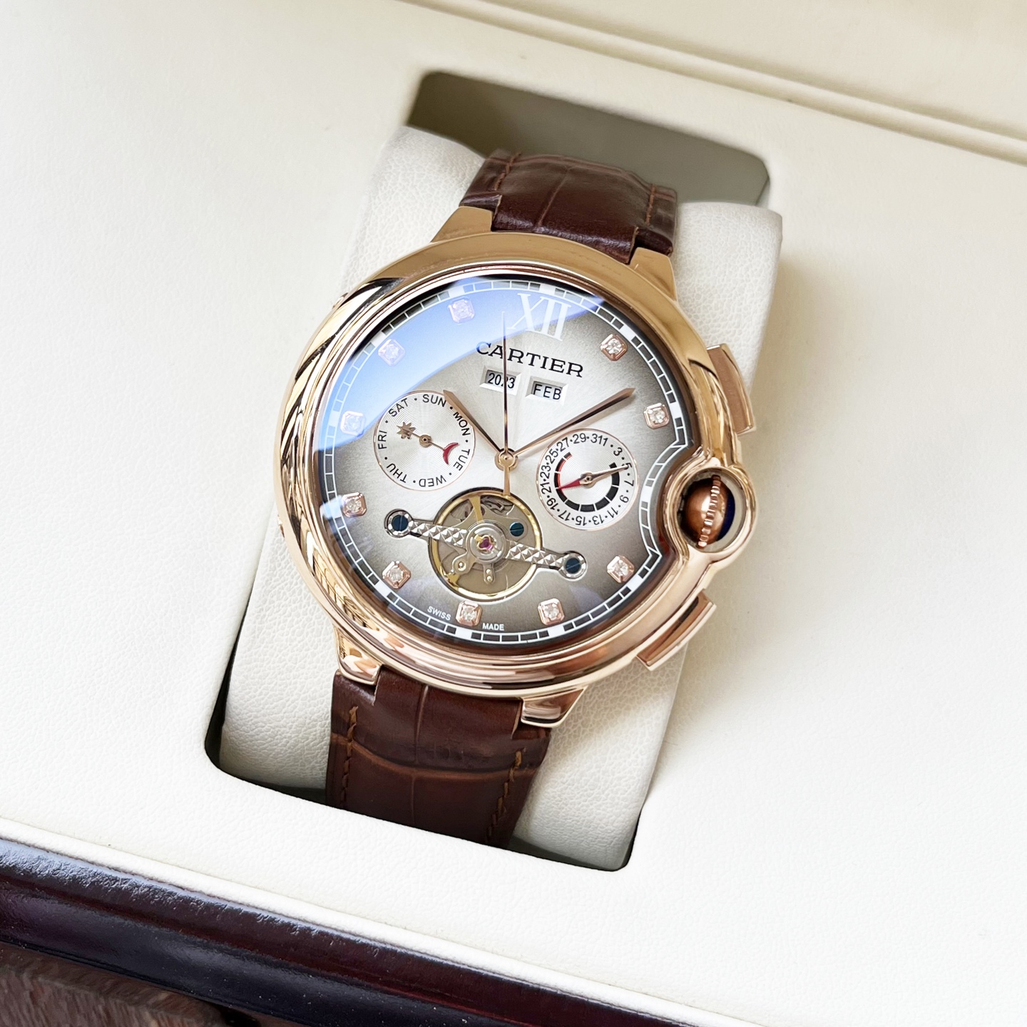 NO:393733,White shell, rose gold, steel belt. [New style, classic hot sale] Cartier-Cartier men's watch Fully automatic mechanical movement Mineral reinforced glass 316L stainless steel case Leather strap Fashion and casual Business must-have Size: Diameter 44mm Thickness 12mm, Cartier, Cartier19860909白壳,玫瑰金,钢带.【全新风格 经典热卖】卡地亚-Cartier 男士腕表 全自动机械机芯 矿物强化玻璃 316L精钢表壳 真皮表带 时尚休闲 商务必备 尺寸:直径44mm 厚度12mm,,cartier,cartier,Watch