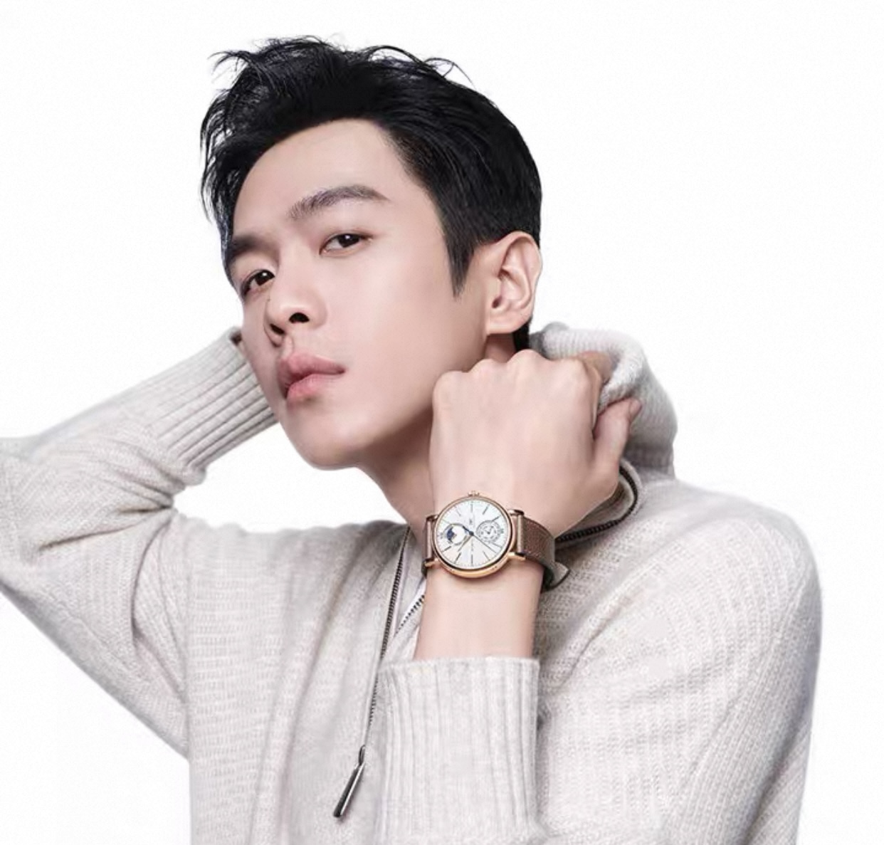 NO:394335,The IWC Bottofino series IW359001 watch is the first work launched by the brand to be equipped with a new independent research and development full history module!  Other styles are different. This time the dial adopts a 'up and down eyes' layout, with the 12 o'clock position showing the week and the moon phase, and 6 o'clock is to display the calendar and month!  In addition to the new functional layout, the rest of this full calendar still inherits all the classic elements of the Bottofino series without reservation!  The case is made of 316L stainless steel case, polished and very rounded!  The glass adopts a double-sided anti-reflective arc-surface transparent reinforced glass mirror!  The movement adopts the new 3839 movement!  Italian calfskin with original pin buckle!  Suitable for all kinds of business occasions, simple, refined and elegant!  Welcome all watch friends to taste it!  ,,cowhide19860909IWC柏涛菲诺系列IW359001腕表是品牌推出的第一款配备全新自主研发全历模块的作品！ 而其他款式不同,此次表盘采用“上下双眼”布局,12点字位显示星期与月相,6点以为显示日历与月份！除了全新的功能布局,这款全历表的其余部分依然毫无保留的传承柏涛菲诺系列所有的经典元素！ 表壳采用316L精钢表壳,打磨抛光非常圆润！玻璃采用双面防反光弧面透明强化玻璃表镜！机芯采用全新3839机芯！意大利小牛皮搭配原装针扣！适合各种商务场合,简敛精致不失优雅！欢迎各路表友品鉴！,,cowhide,Watch