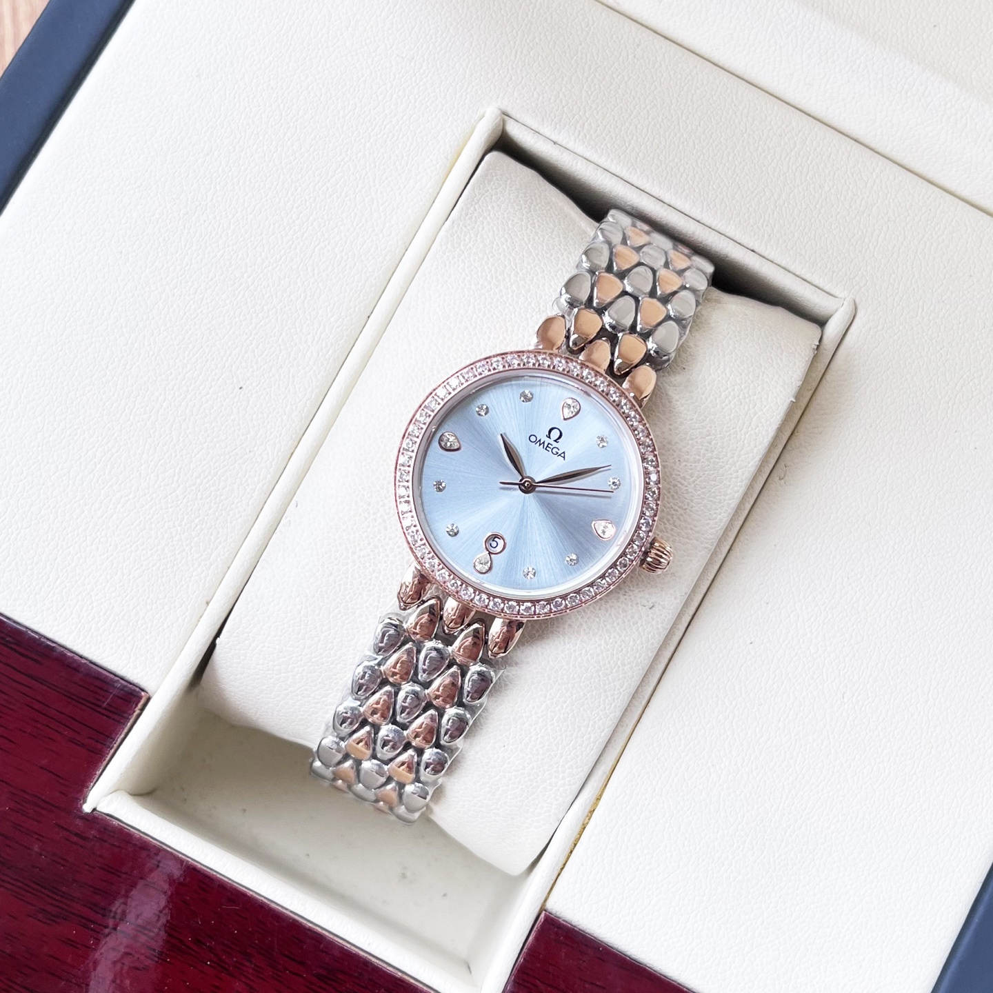 NO:394011,White shell, rose gold, diamond. [Elegant and intellectual, fashionable and popular] Omega-Omega Women's watch Imported quartz movement Mineral reinforced glass 316L stainless steel case Steel strap Fashion design Elegant and generous Size diameter 30mm Thickness 9mm,,omega19860909白壳,玫瑰金,钻.【优雅知性 时尚热卖】欧米茄-Omega 女士腕表 进口石英机芯 矿物强化玻璃 316L精钢表壳 精钢表带 时尚设计 优雅大方 尺寸直径30mm 厚度9mm,,omega,Watch