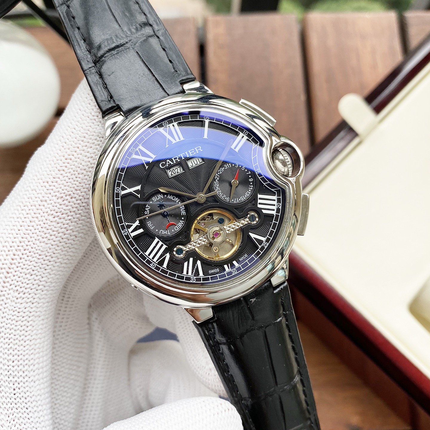 Cartier 白壳 玫金壳 【全新风格 】卡地亚-Cartier 男士腕表 全自动机械机芯 矿物强化玻璃 316L精钢表壳 真皮表带 休闲 商务 尺寸:直径44mm 厚度12mm