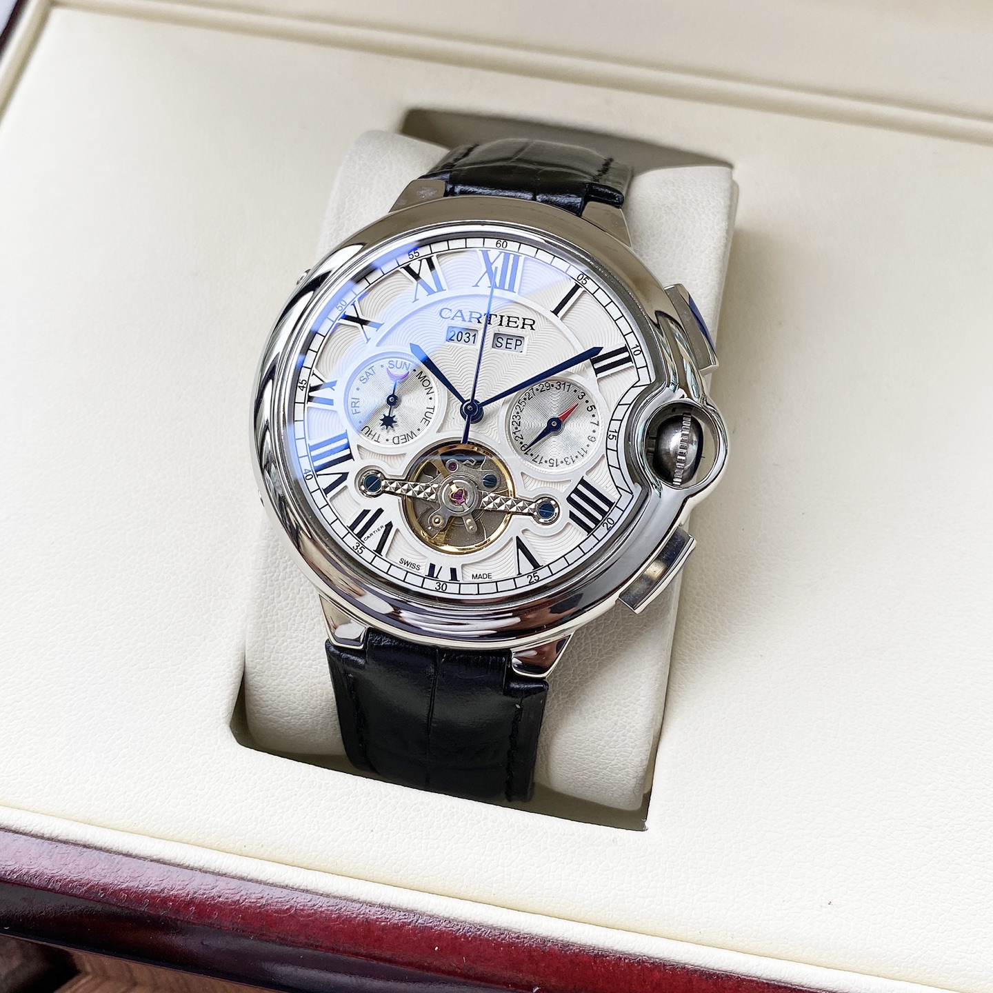 Cartier 白壳 玫金壳 【全新风格 】卡地亚-Cartier 男士腕表 全自动机械机芯 矿物强化玻璃 316L精钢表壳 真皮表带 休闲 商务 尺寸:直径44mm 厚度12mm