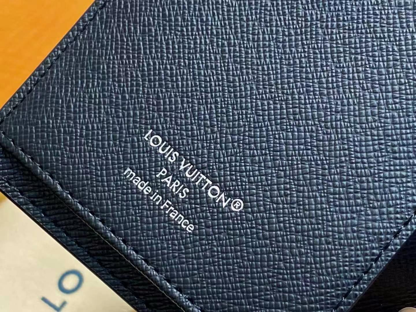 Louis Vuitton Brazza 財布 - モノグラムヘリテージデザイン・収納力抜群