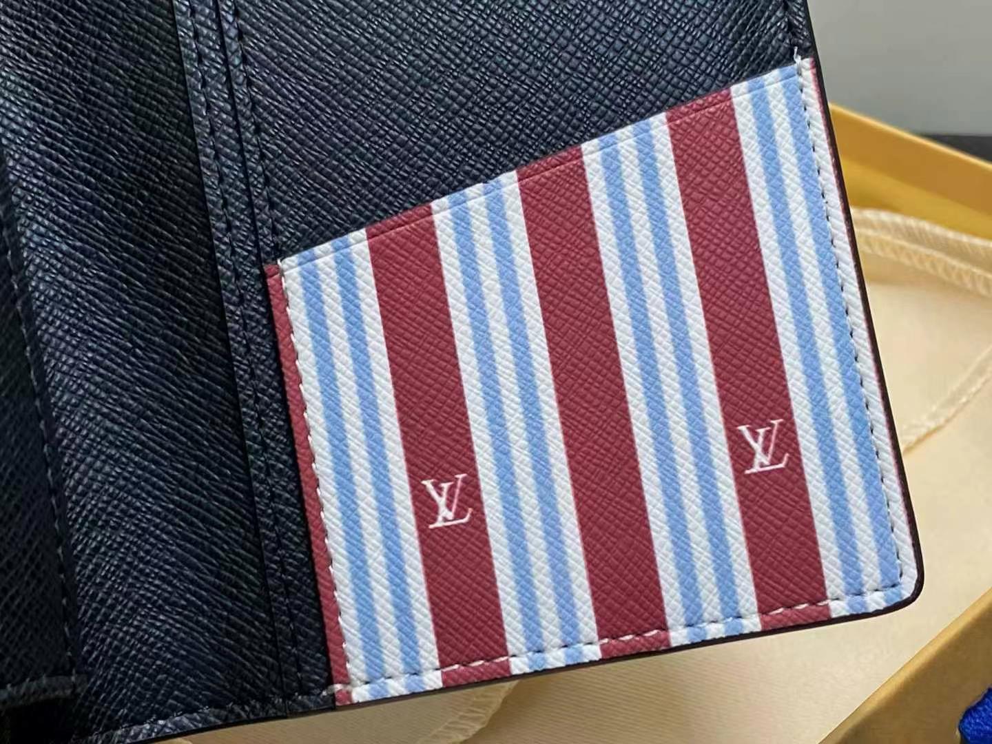 Louis Vuitton Brazza 財布 - モノグラムヘリテージデザイン・収納力抜群