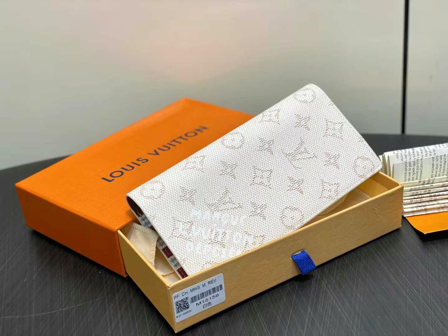 Louis Vuitton Brazza 財布 長款モデル カードポケット付き