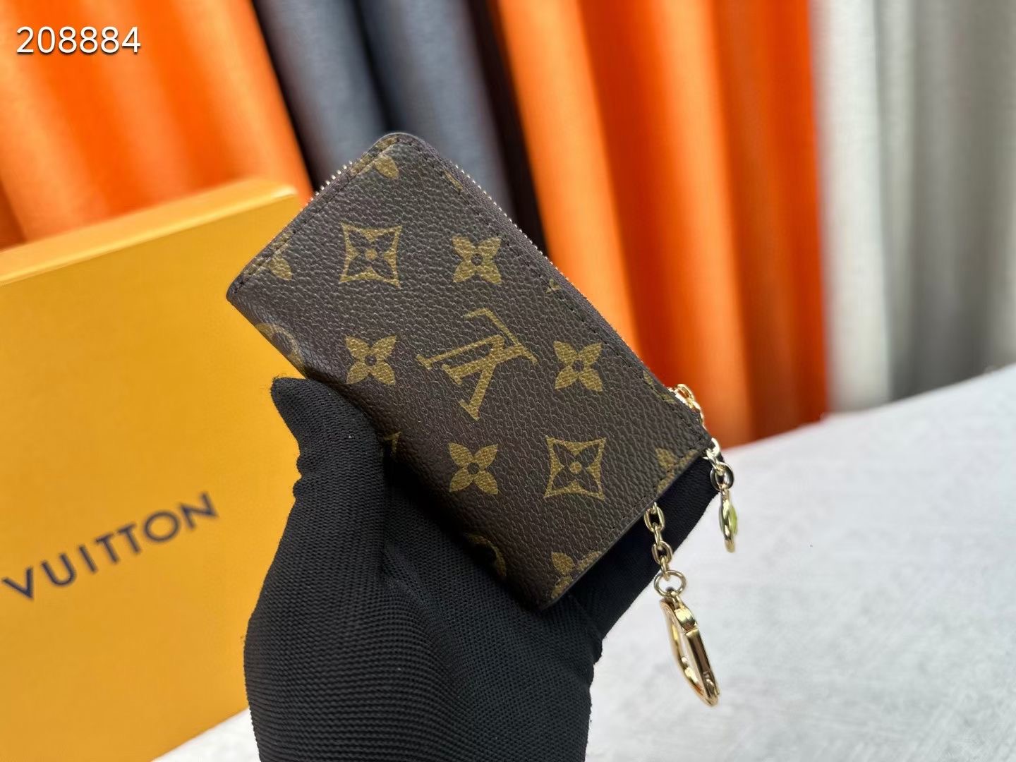 Noaキーリング モノグラムキャンバス製のエレガントなアクセサリー