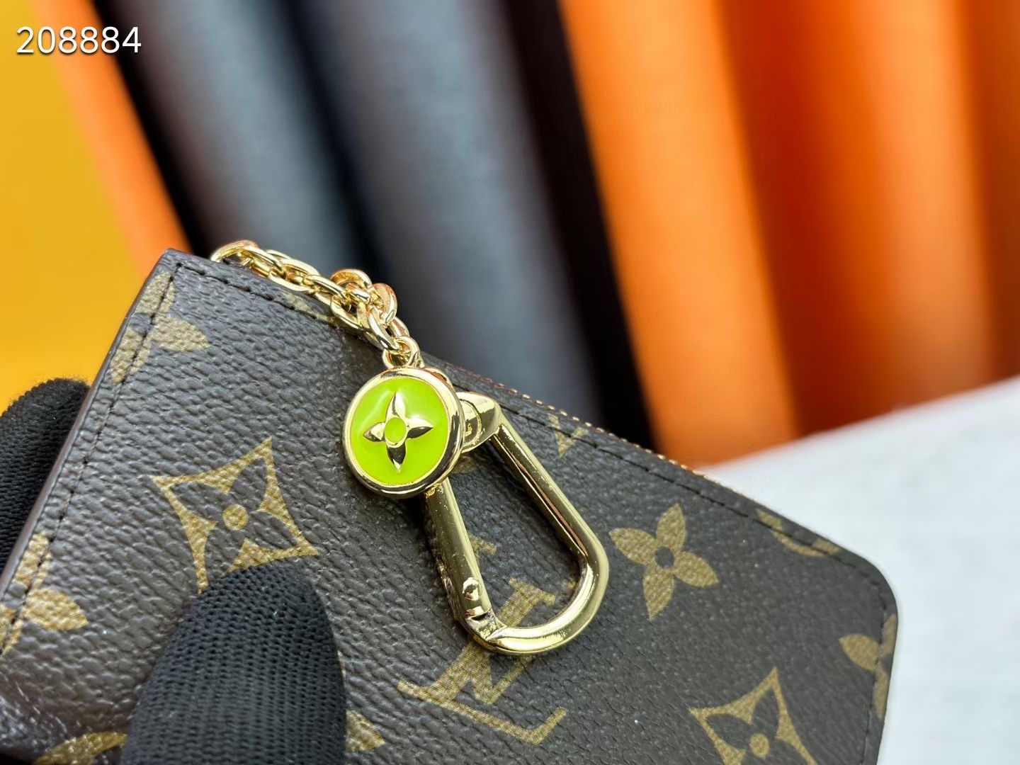 Noaキーリング モノグラムキャンバス製のエレガントなアクセサリー