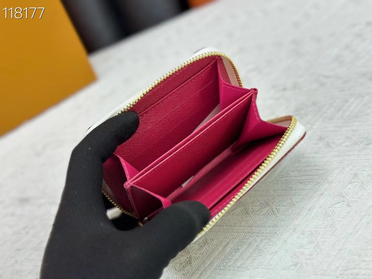 P165 ZIPPY 拉链零钱包 M60067 - コンパクトで機能的な財布