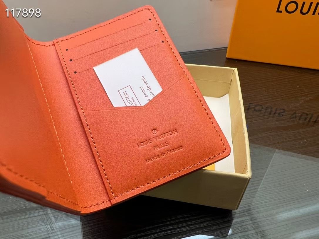 P170 短夹 Multiple钱夹 - ソフトな黒色小牛皮製