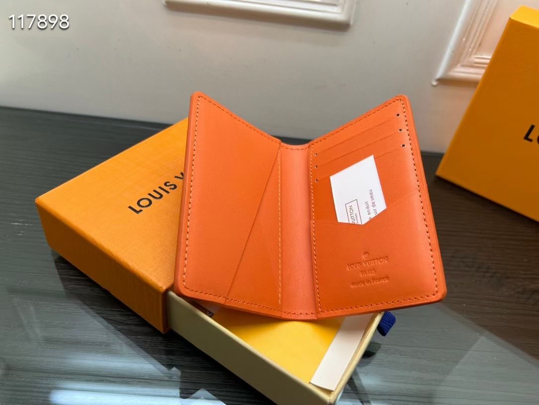 P170 短夹 Multiple钱夹 - ソフトな黒色小牛皮製