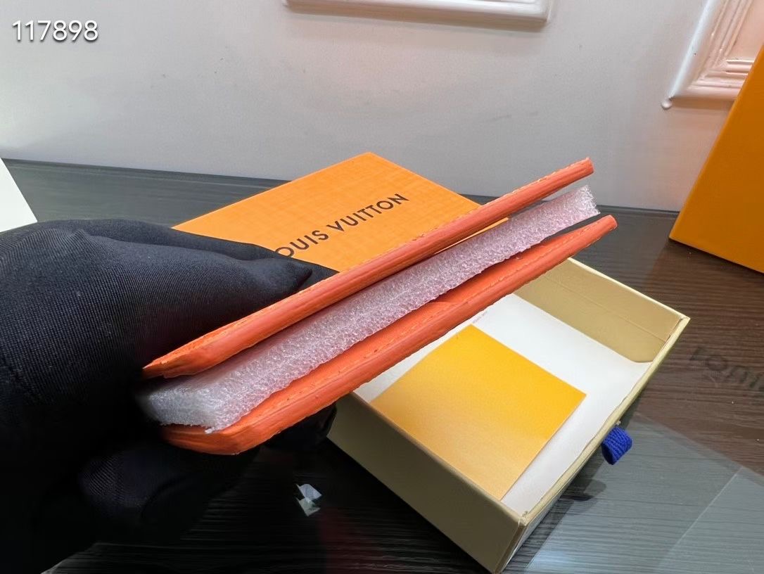 P170 短夹 Multiple钱夹 - ソフトな黒色小牛皮製