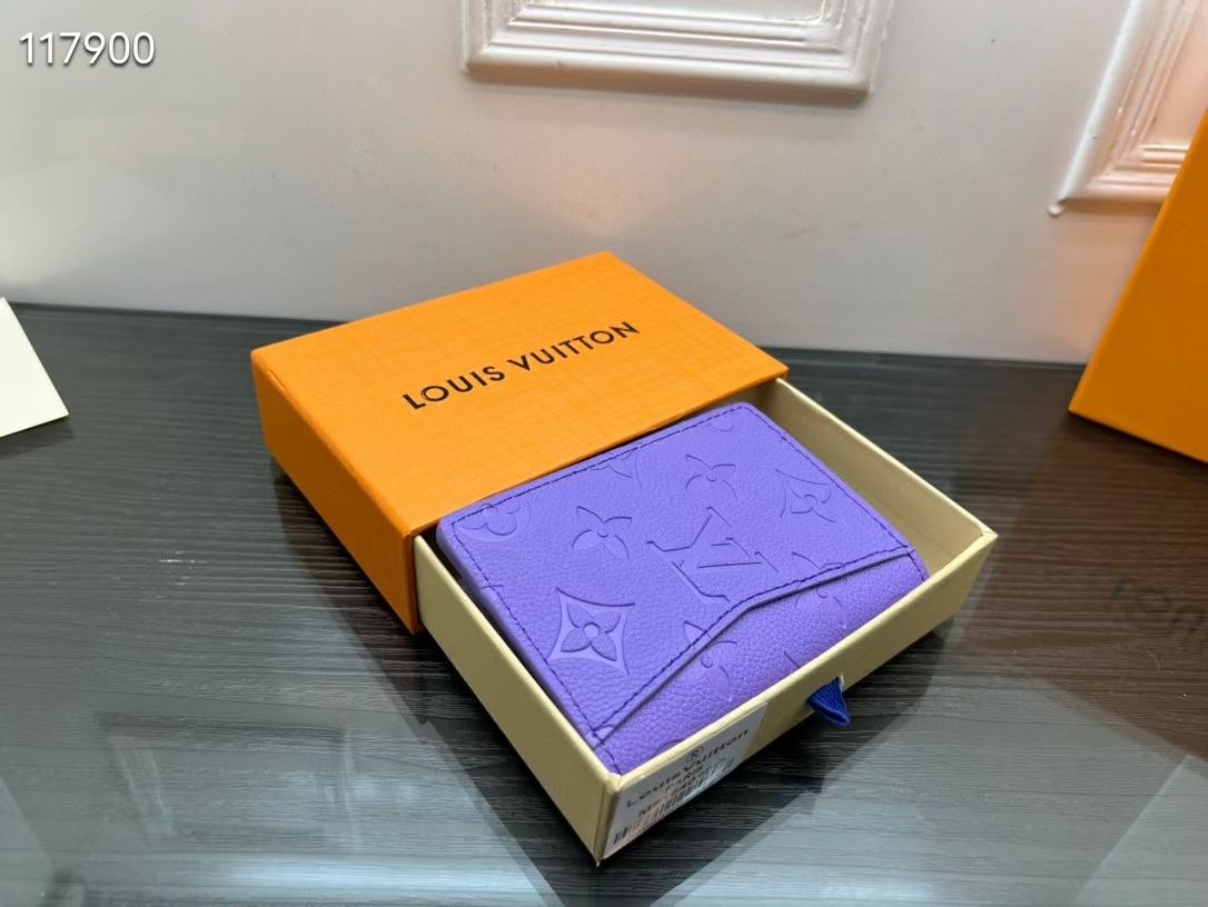 P170 M81540紫色短夹 - 柔らかい黒色Taurllon小牛皮製