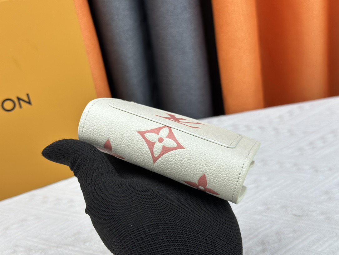 ルイ・ヴィトン Cléa財布 Monogram Empreinteの柔らかい牛皮製