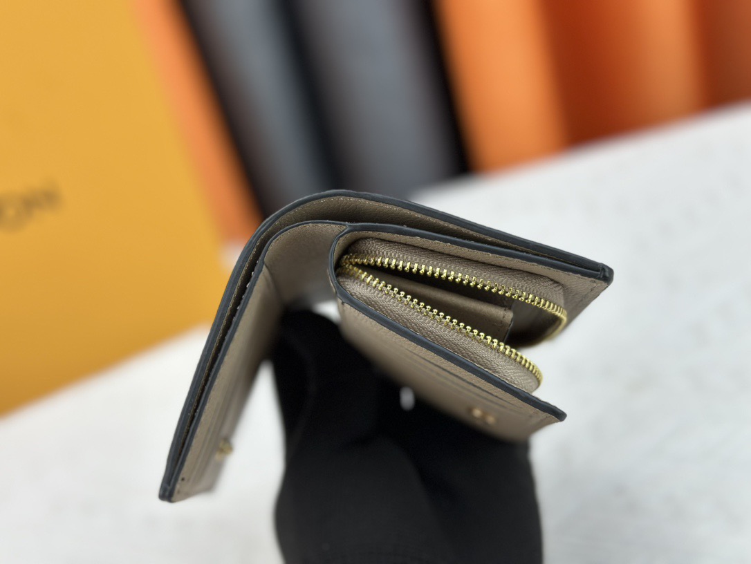 ルイ・ヴィトン Cléa 財布 モノグラム エンプラント