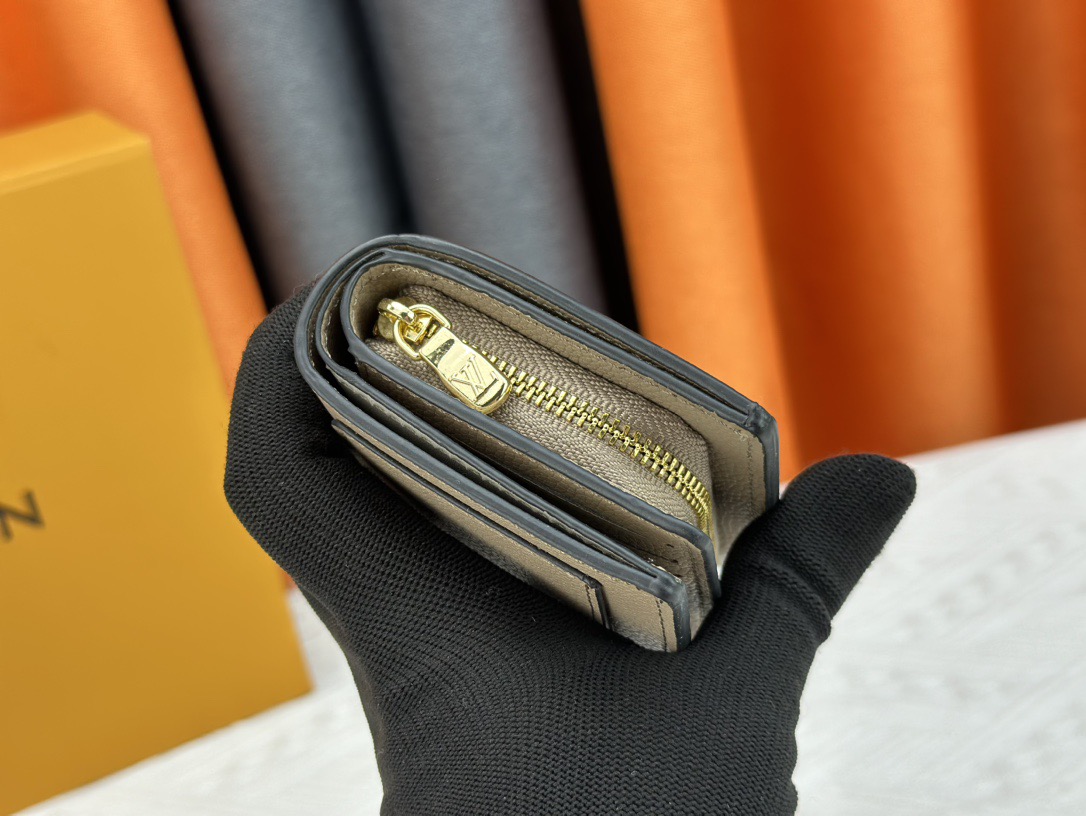 ルイ・ヴィトン Cléa 財布 モノグラム エンプラント