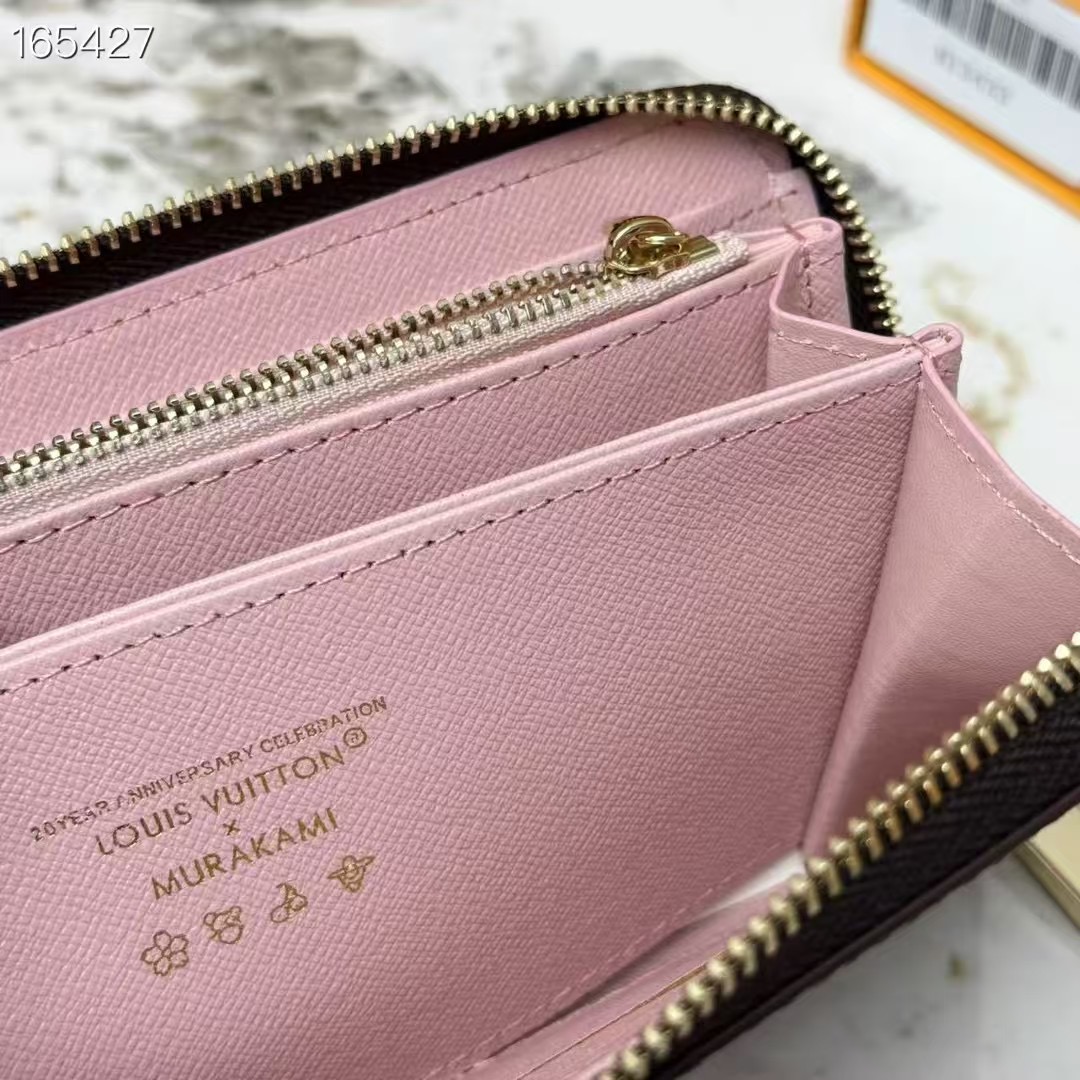 P210 M13433 桜シリーズ ラウンドジッパー財布の洗練されたデザイン