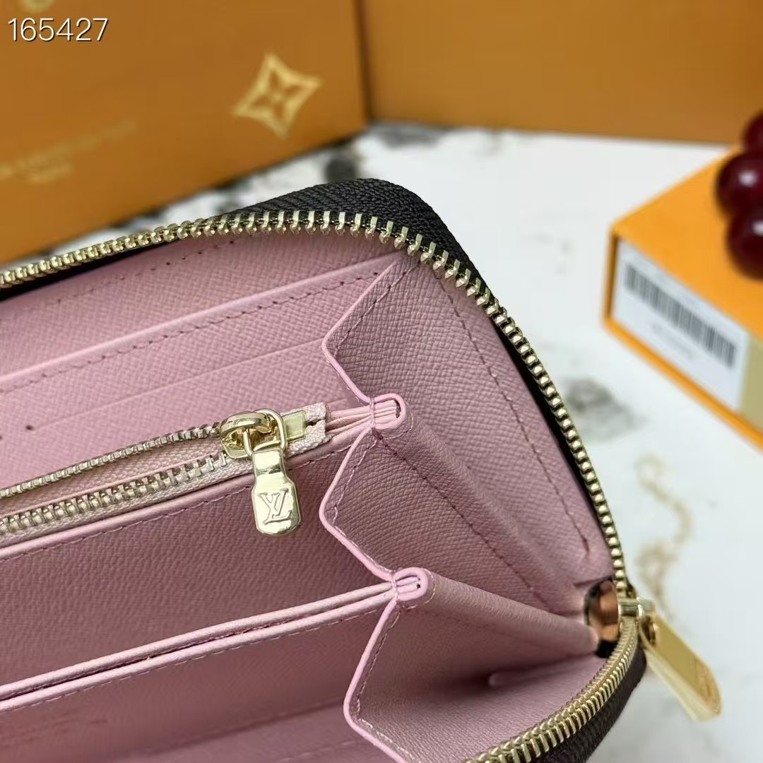 P210 M13433 桜シリーズ ラウンドジッパー財布の洗練されたデザイン