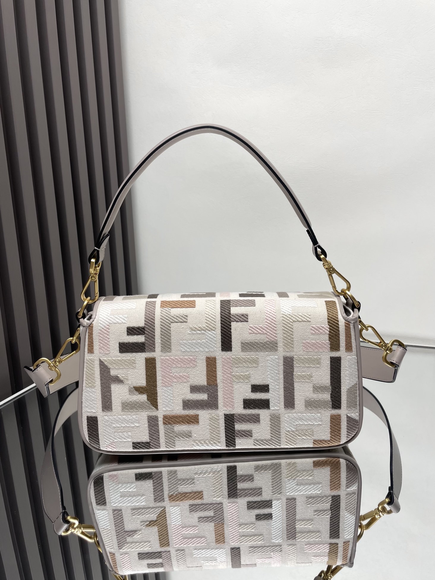 Fendi Baguette Limited Edition Color Embroidered Shoulder Bag, 26x13x6cm 9 i1712020792 3410 4