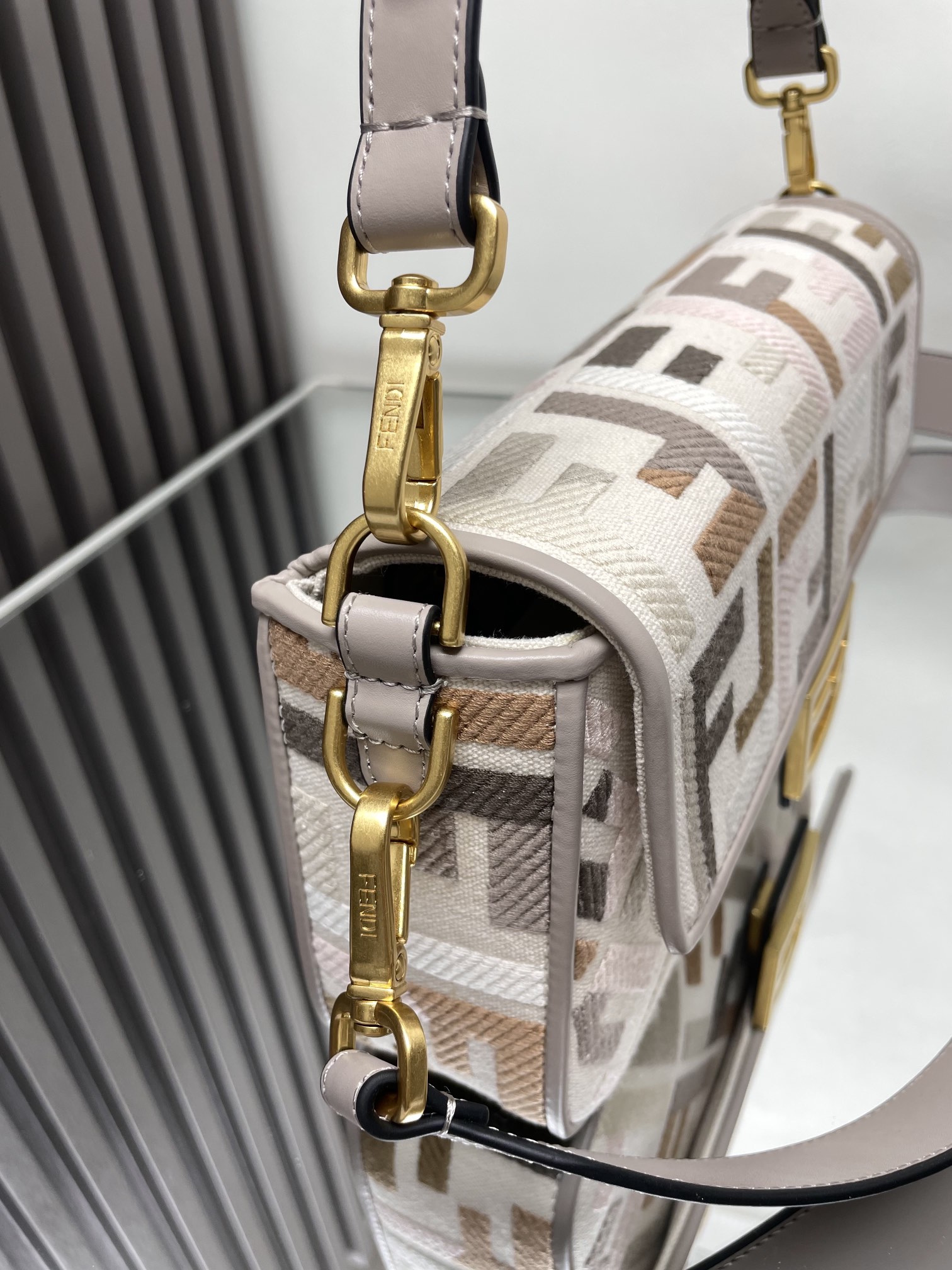 Fendi Baguette Limited Edition Color Embroidered Shoulder Bag, 26x13x6cm 3 i1712020792 5661 8
