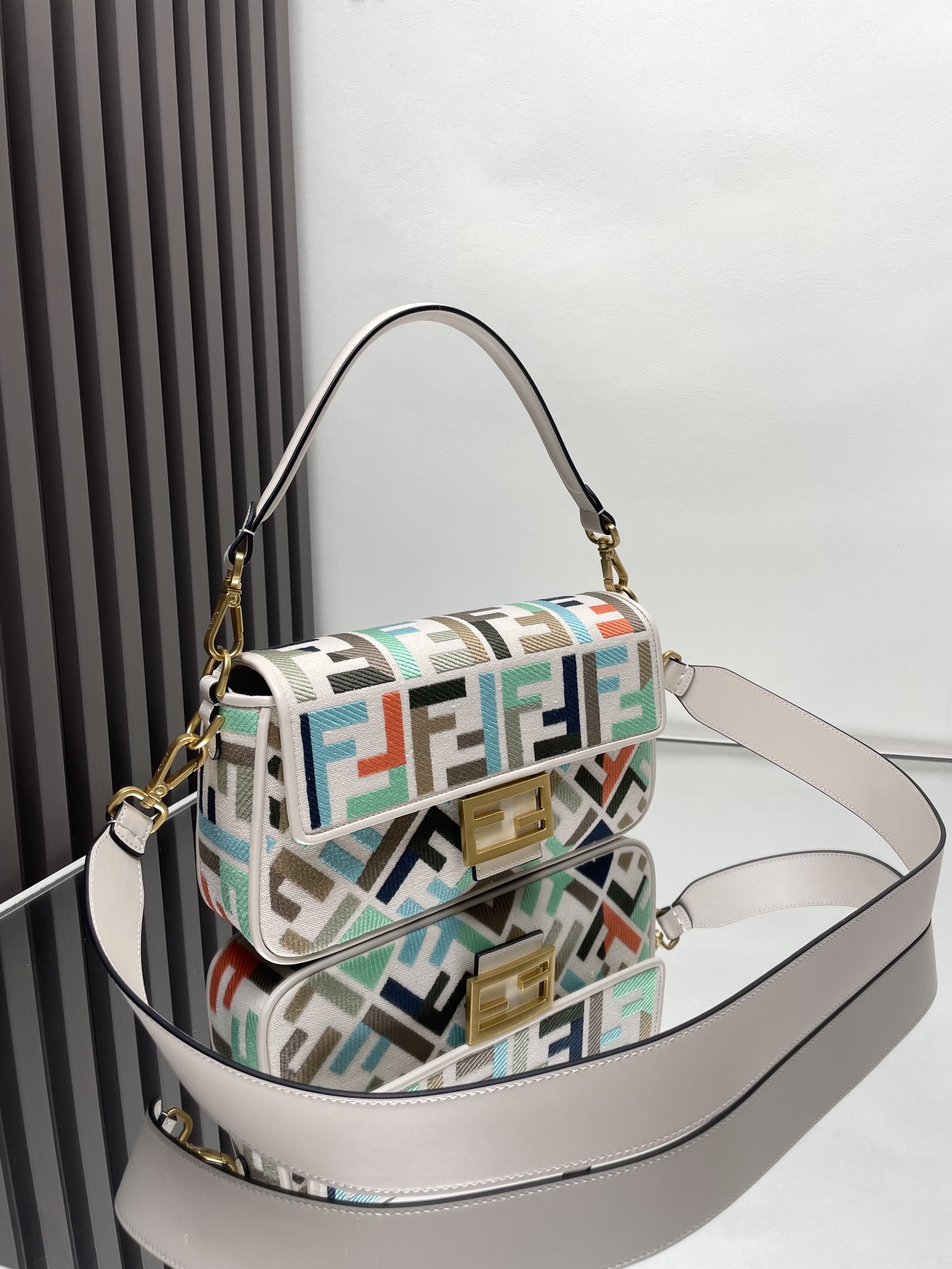 Fendi Baguette Limited Edition Colorful Embroidered Shoulder Bag Clutch 2 i1712021147 2532 3