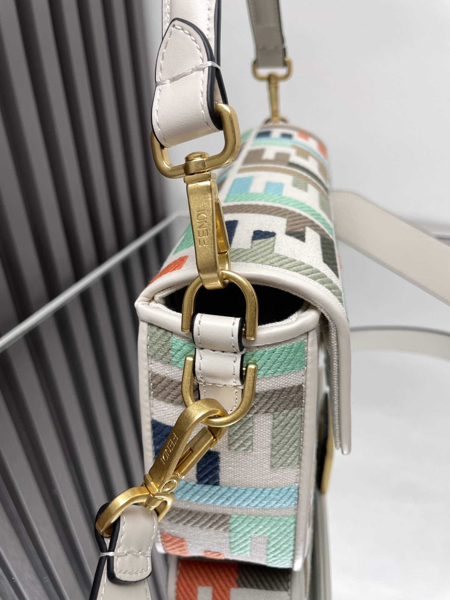 Fendi Baguette Limited Edition Colorful Embroidered Shoulder Bag Clutch 3 i1712021147 8079 5
