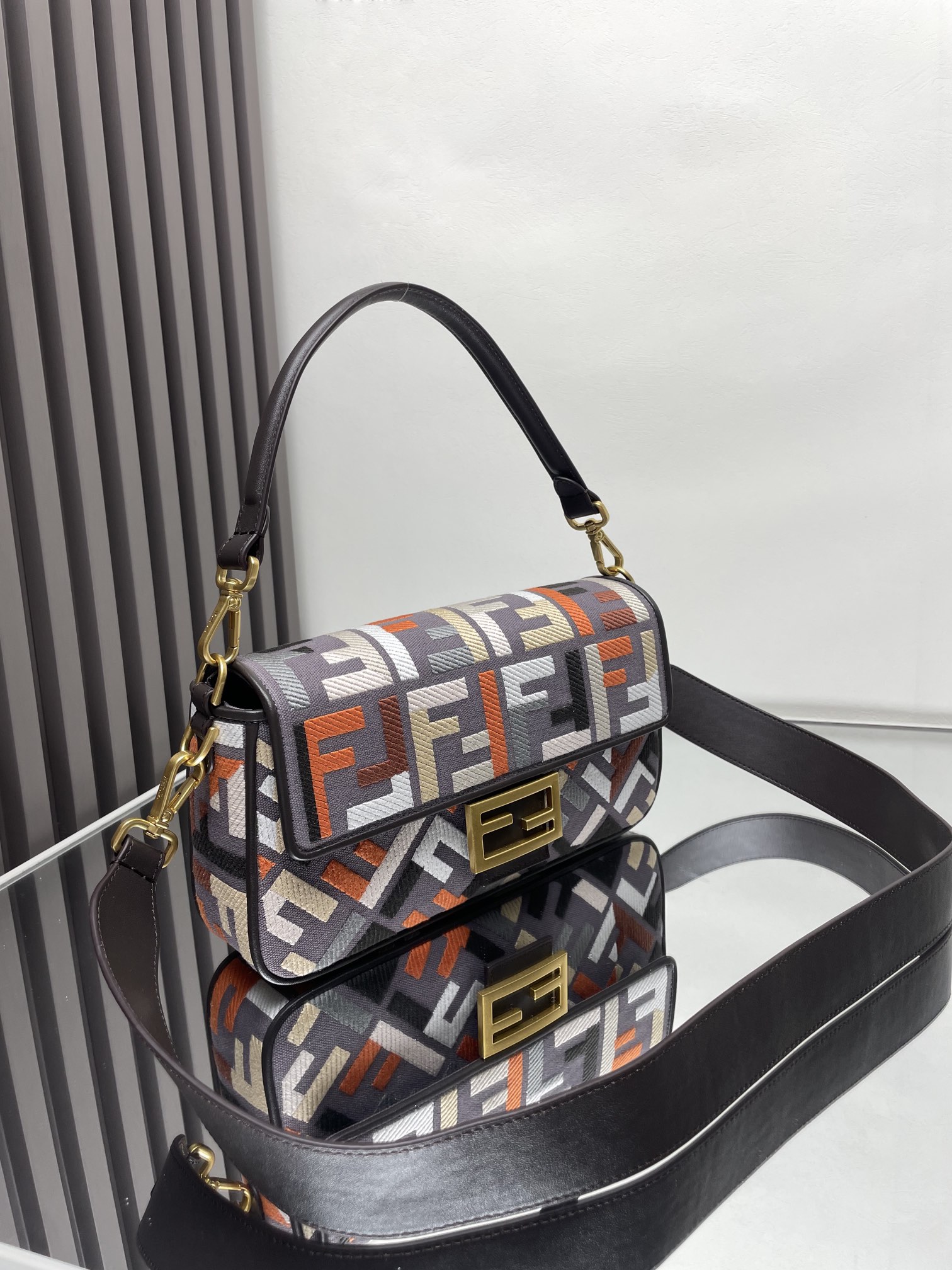 Fendi Baguette Bag Limited Edition Colorful Embroidered Shoulder Bag 2 i1712021233 2127 5