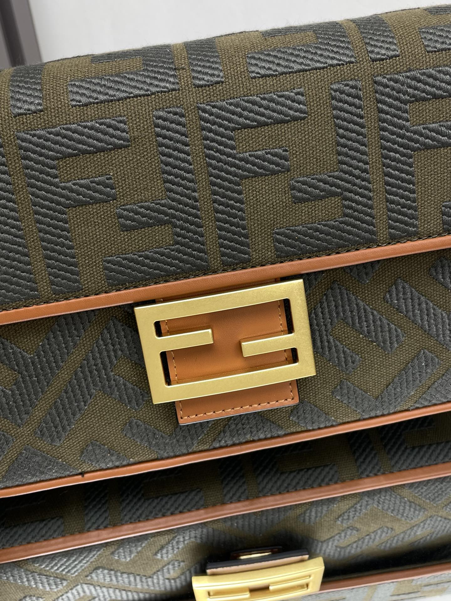 Fendi Baguette Bag with FF Motif and Adjustable Shoulder Strap 5 i1712762756 1928 6