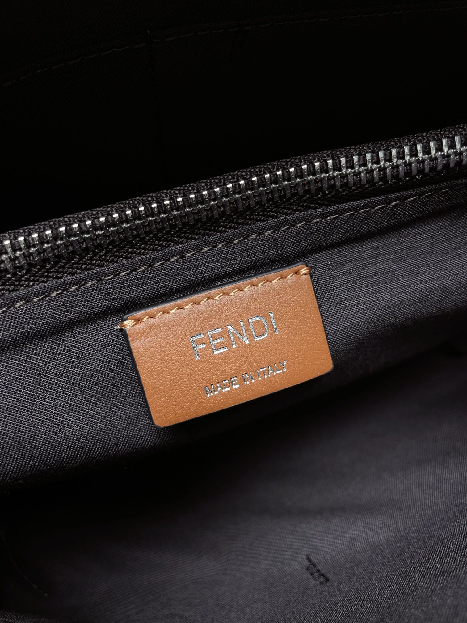 Fendi By The Way Boston Bag - Elegant Leather Handbag with Adjustable Strap 9 i1715351328 2453 0
