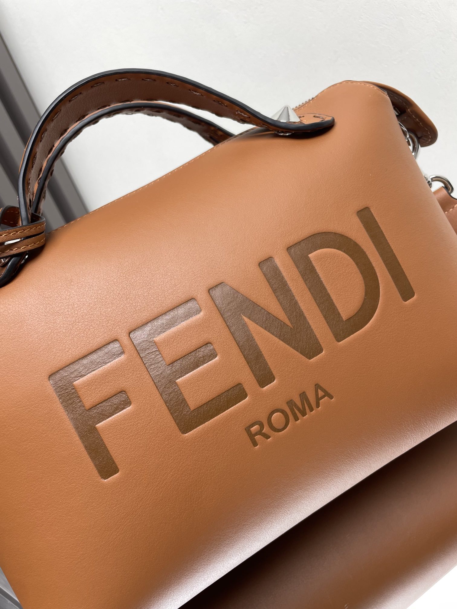 Fendi By The Way Boston Bag - Elegant Leather Handbag with Adjustable Strap 6 i1715351328 4577 1