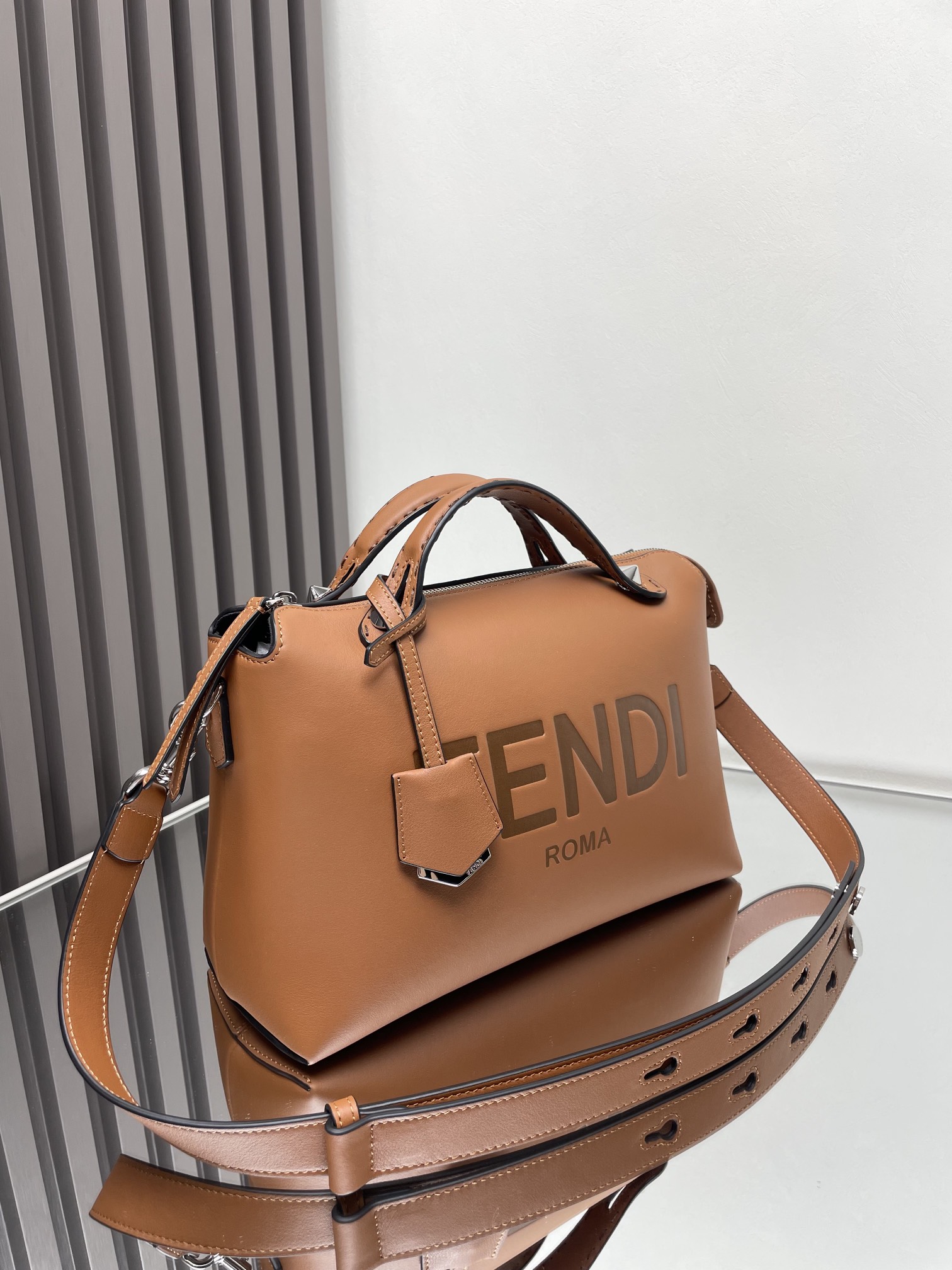 Fendi By The Way Boston Bag - Elegant Leather Handbag with Adjustable Strap 3 i1715351328 5008 3