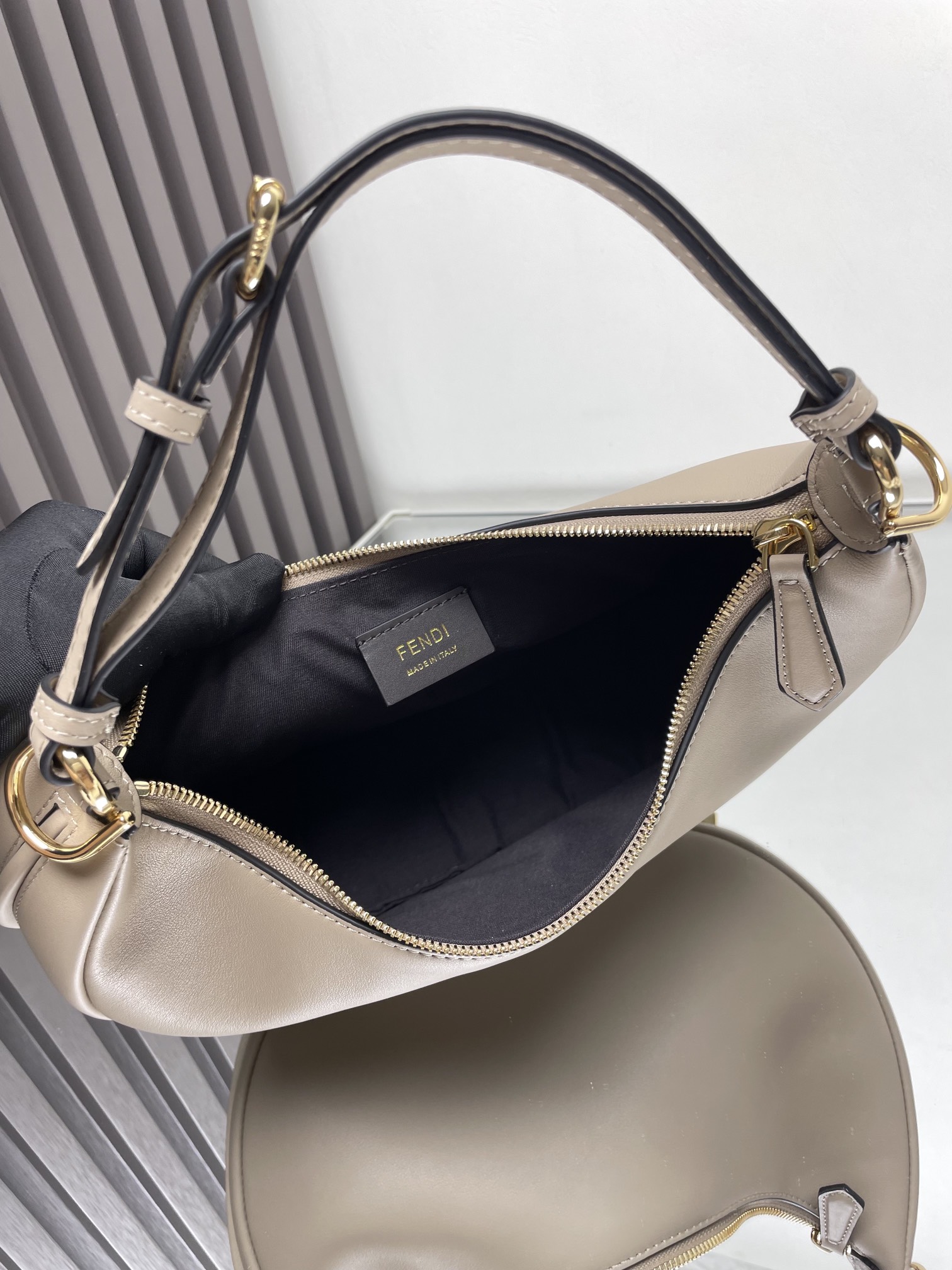 Fendi Praphy Medium Dove Gray Crescent Hobo Bag - Stylish Shoulder Bag 7 i1716644220 1283 3