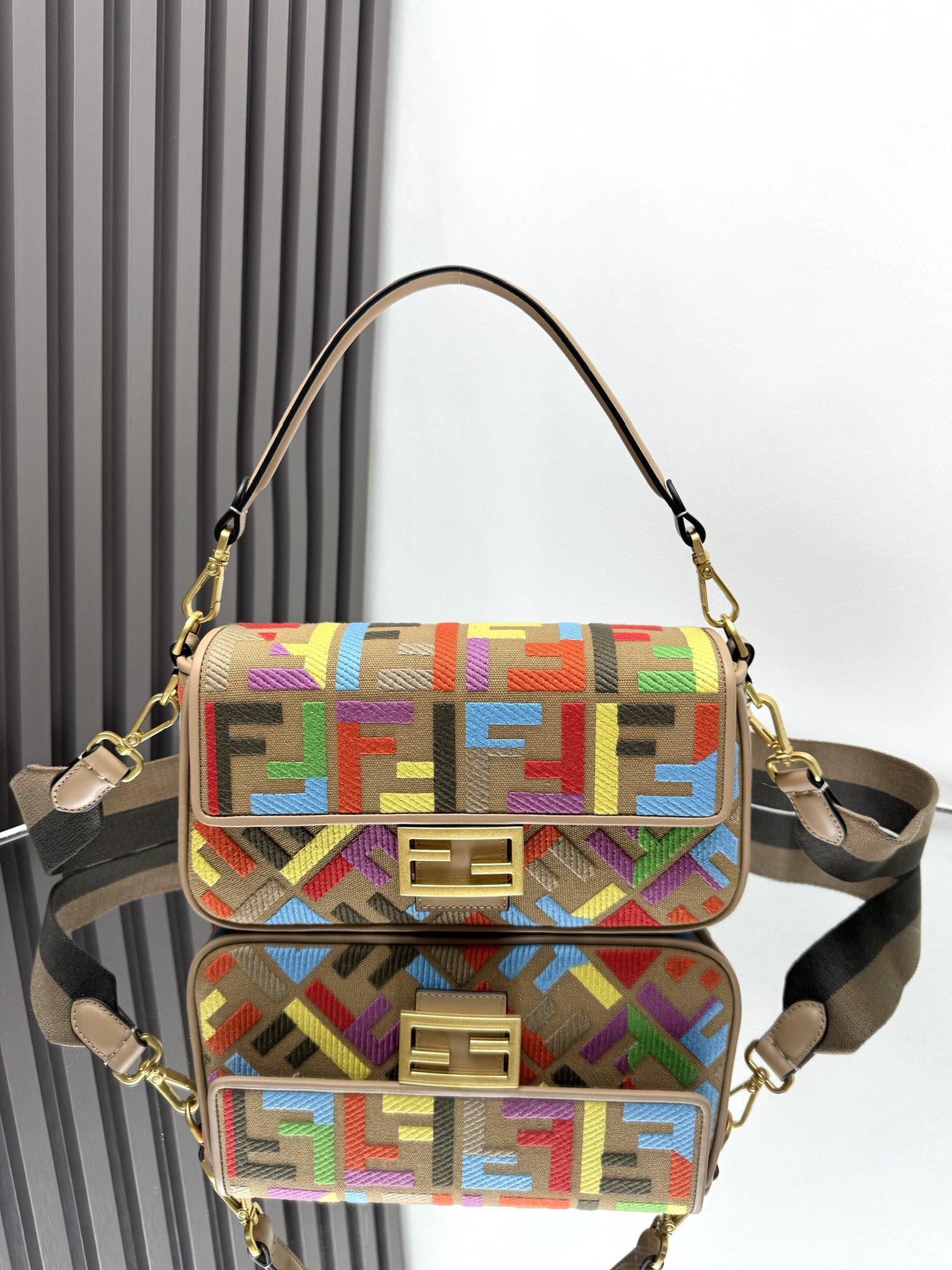 Fendi Baguette Embroidered Shoulder Baguette Handbag Clutch, 26x13x6cm 2 i1719295005 6138 0