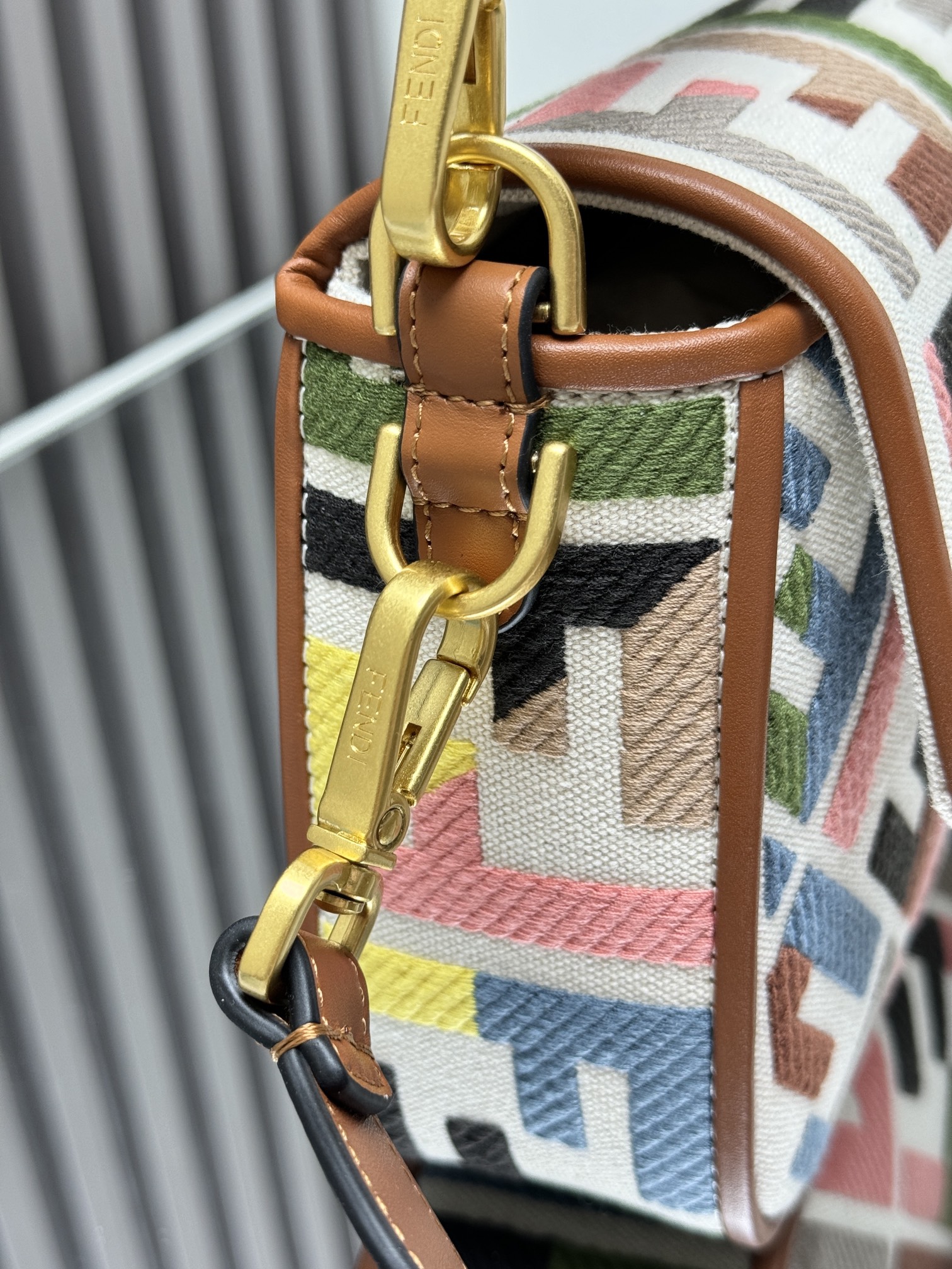 Fendi Baguette Limited Edition Colorful Embroidered Shoulder Baguette, 26x13x6cm 4 i1720338248 6524 0