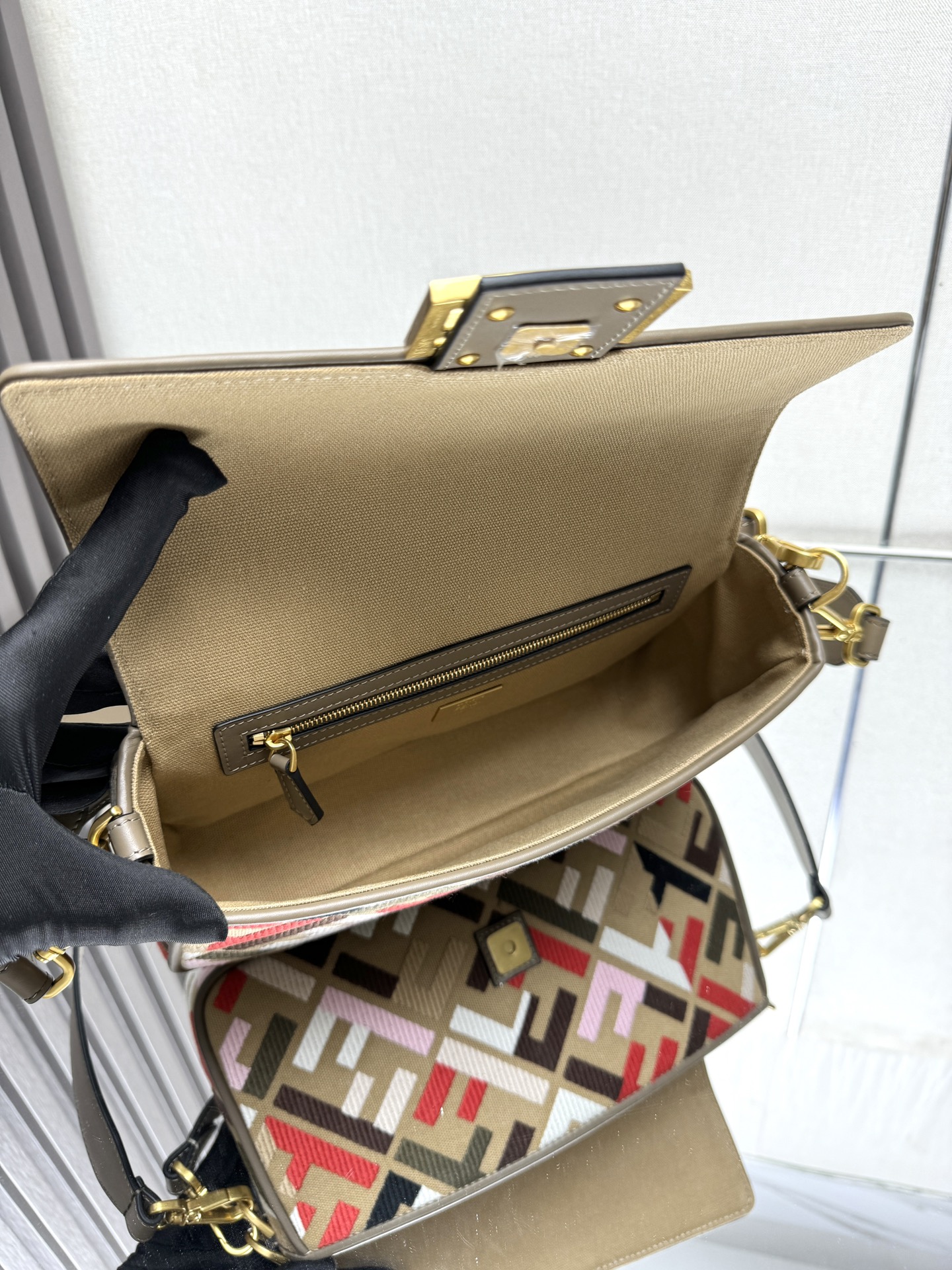 Fendi Baguette FF Embroidery Canvas Shoulder Baguette - Classic & Stylish 8 i1724912435 2965 0