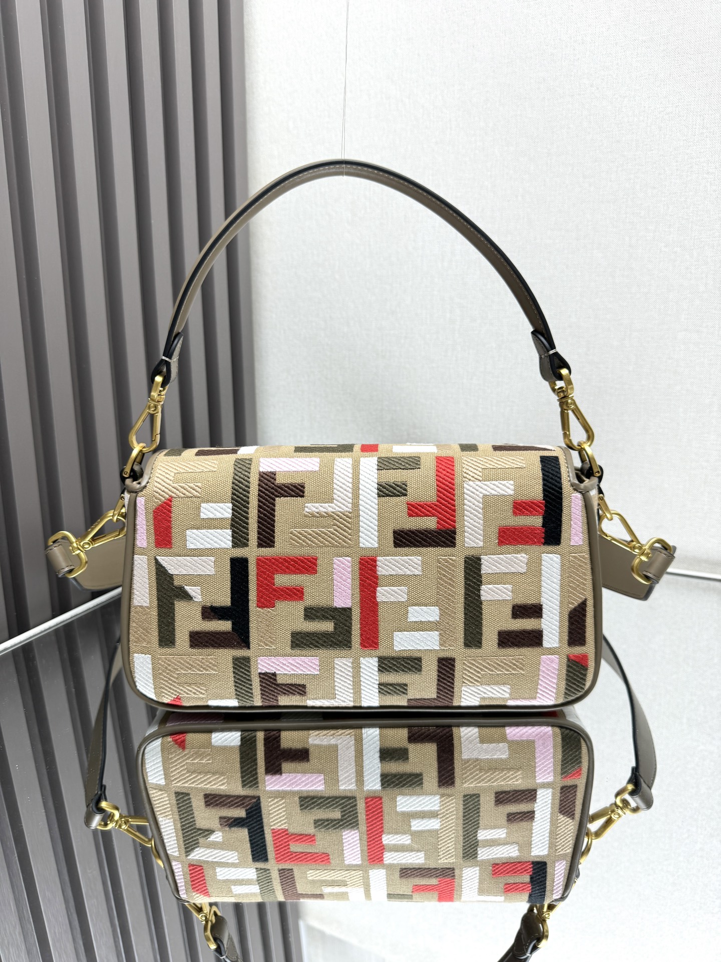 Fendi Baguette FF Embroidery Canvas Shoulder Baguette - Classic & Stylish 4 i1724912436 6633 0