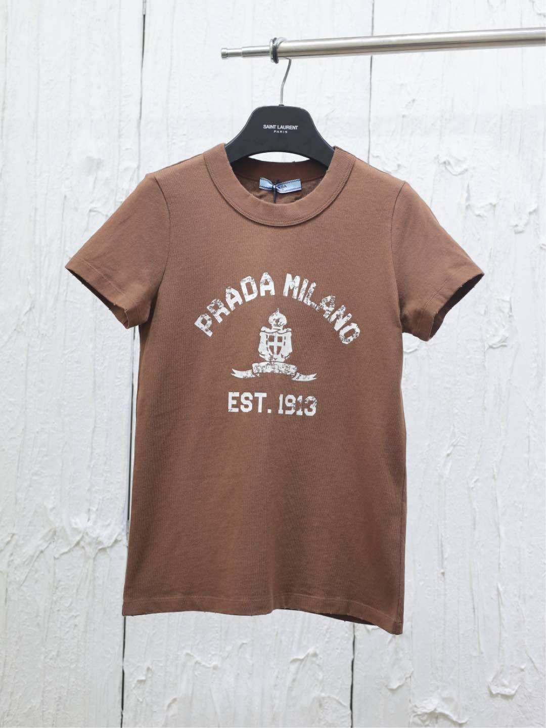 Prada*/Prada 25 nueva camiseta estampada de punto liso Confeccionada en material de sarga de algodón, transpirable y có…