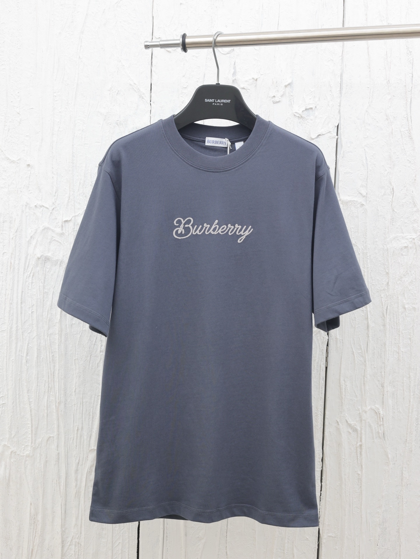 Burberry * / Burberry 25. La nueva camiseta de manga corta con estampado War Horse Surf Skate de primavera y verano est…