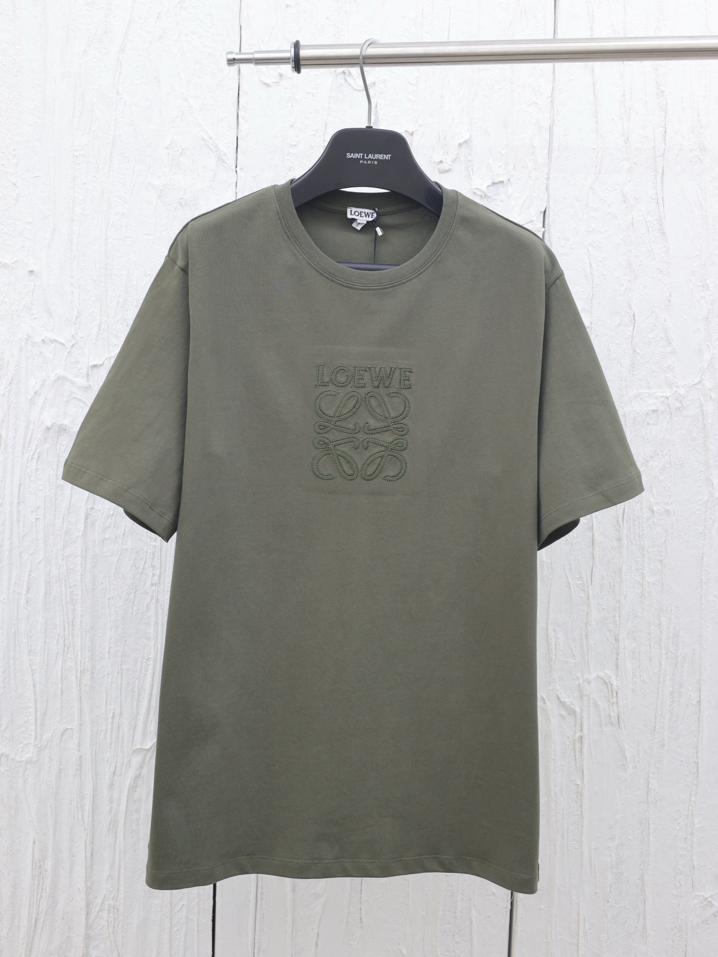 🅿️150 Loewe*/Nueva camiseta de manga corta con logo bordado en colores pastel de la colección de primavera-verano 2025…