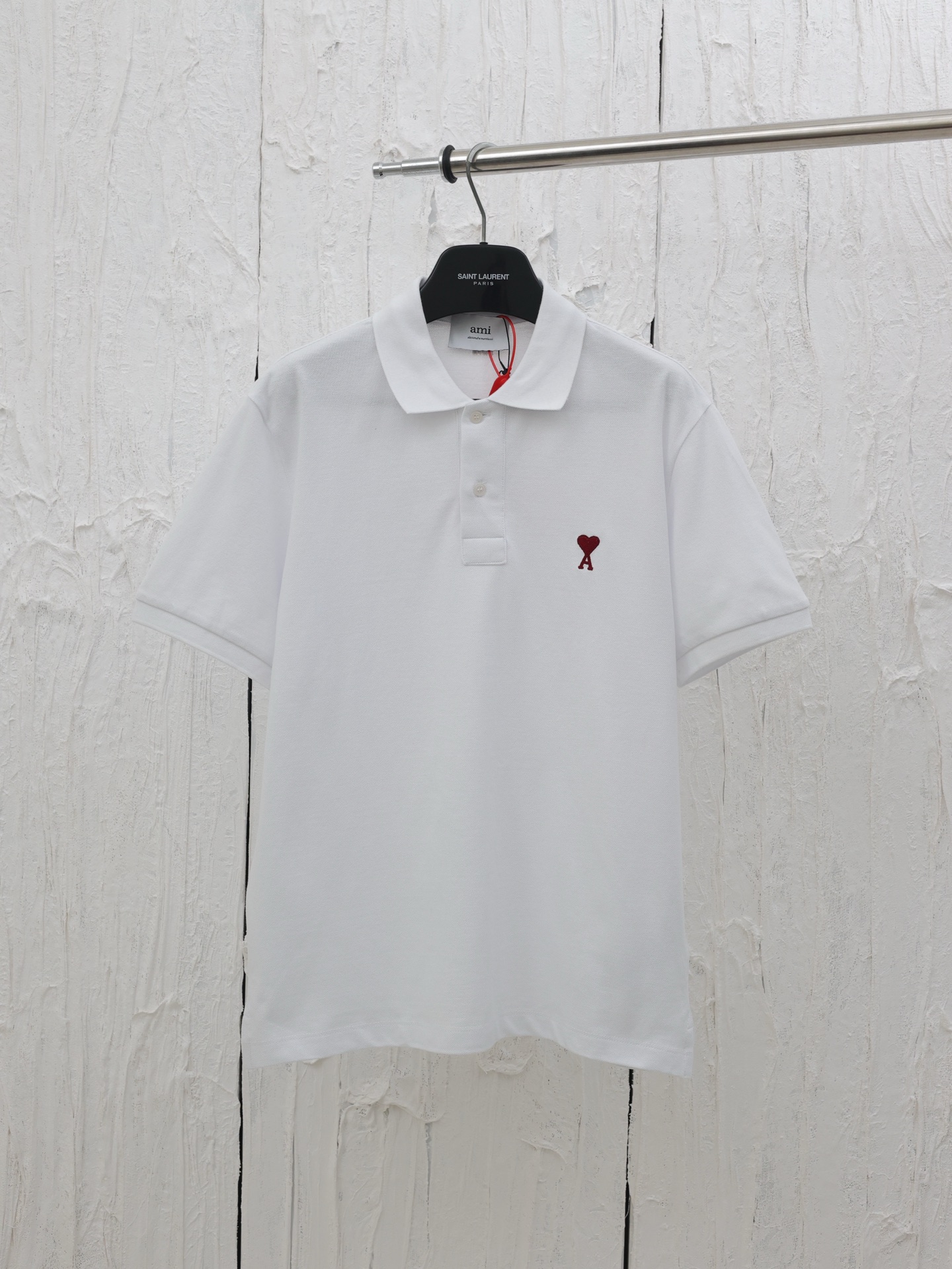Ami Paris*/25 Nueva colección Polo con bordado de corazón, utilizando tecnología de bordado a máquina importa…