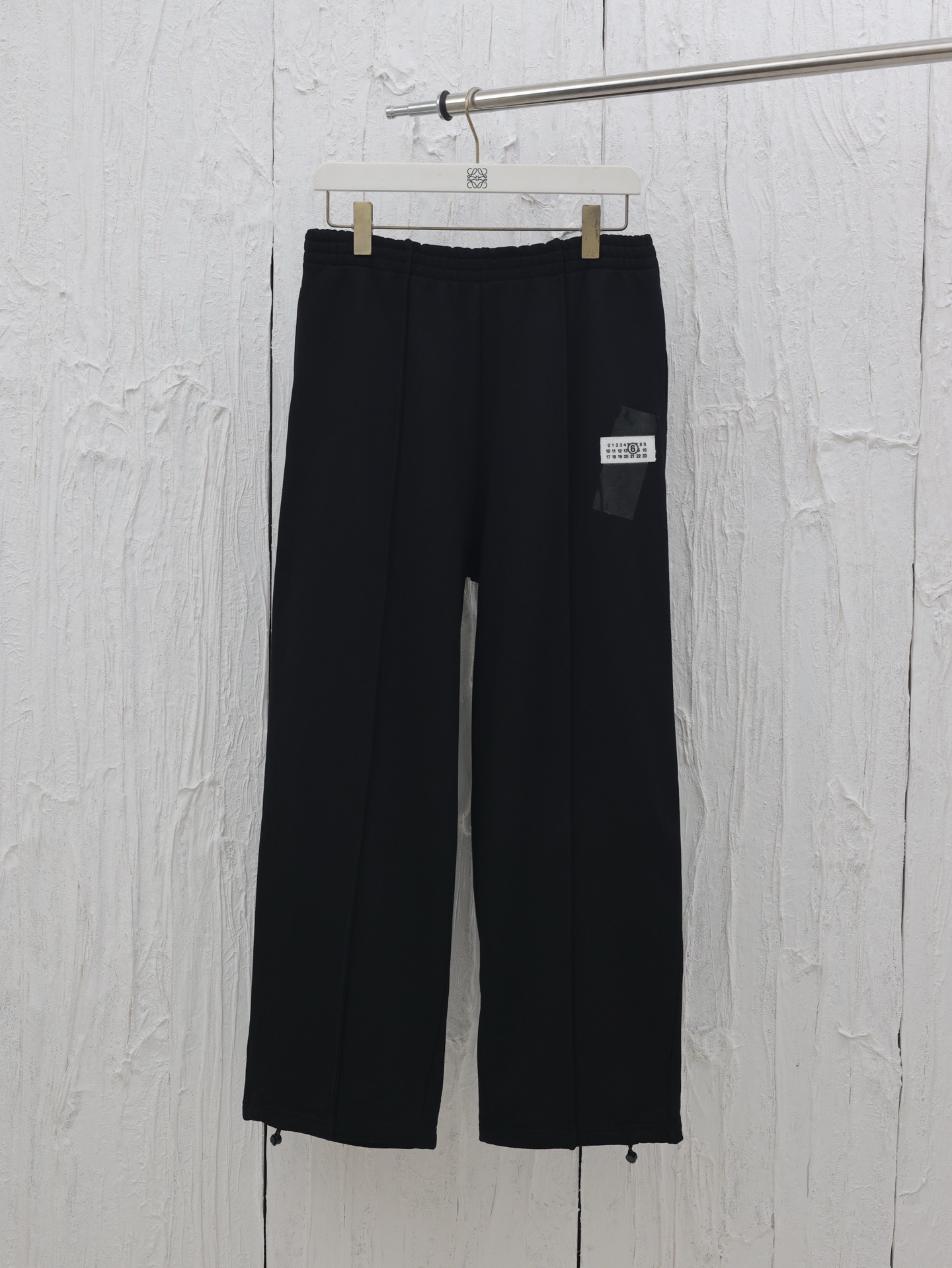 MM6 MARGIELA 25SS PANTALÓN DE JOGGER CON COSTURAS DE ANCHO, TEJIDO DE ALGODÓN PEINADO DE 32S 420G DE ALTA CALIDAD, DIFE…