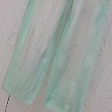 Acne Studio* 做旧荧光牛仔裤面料采用做旧定制荧光面料,在灯光强光照射下荧光粉涂料,整体走线平 Acne Studio* 做旧荧光牛仔裤面料采用做旧定制荧光面料,在灯光强光照射下荧光粉涂料,整体走线平