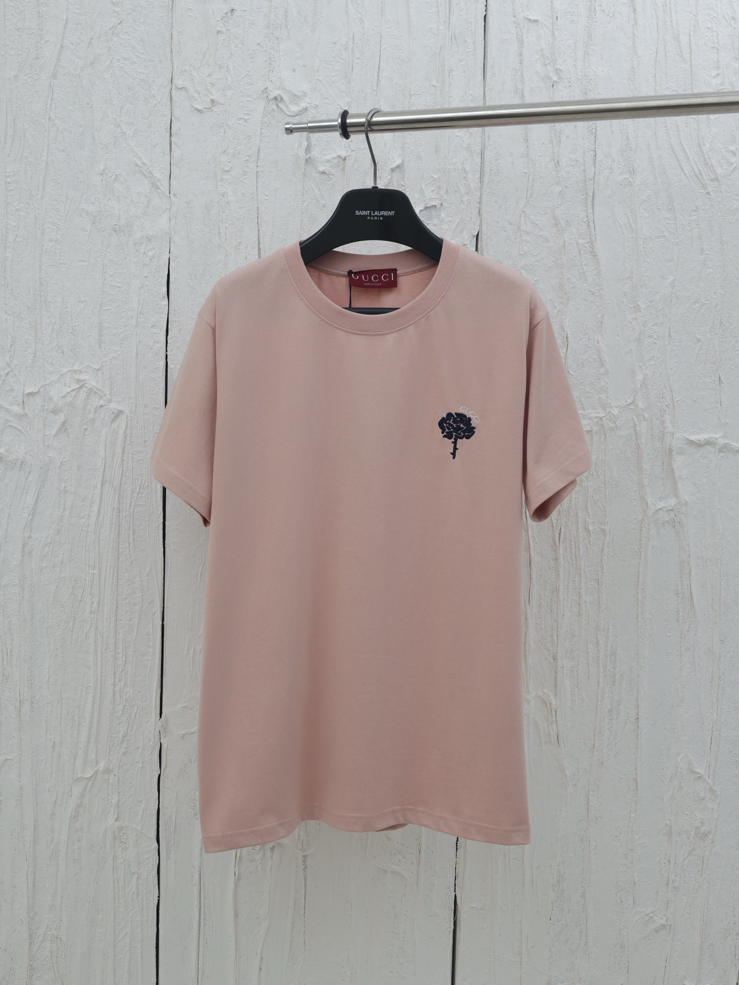 Gucc*/Gucci 25SS rose embroidered crew neck short-sleeve. Pure cotton knitted plain fabric, using 15S combed cotton pla…