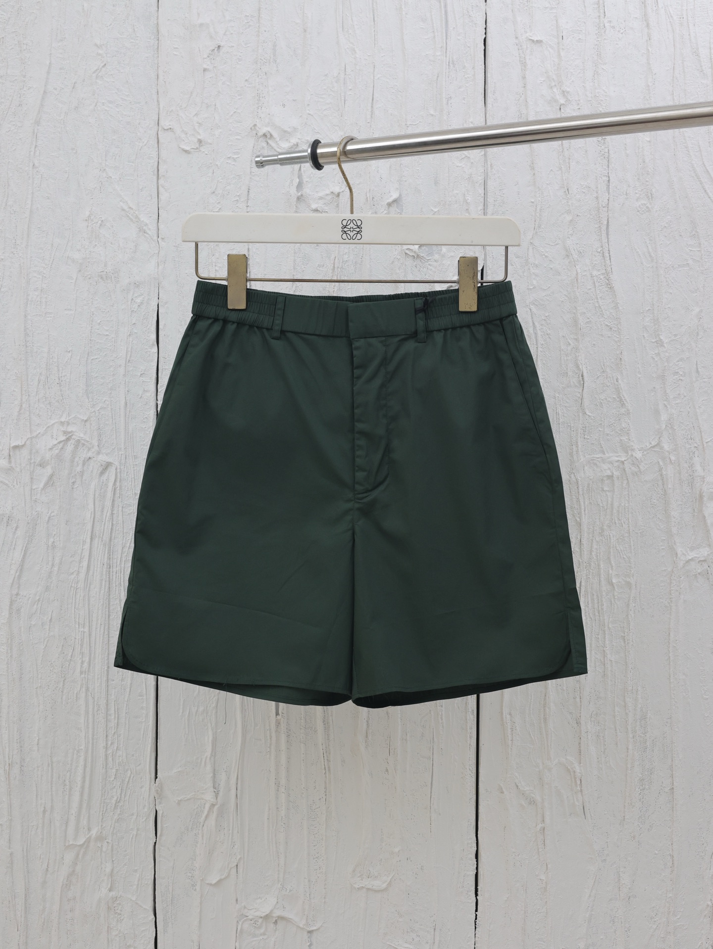Fendi*/芬迪 25SS nuevos pantalones cortos tipo bermuda de algodón para primavera/verano, con cintura elástica y trabillas…
