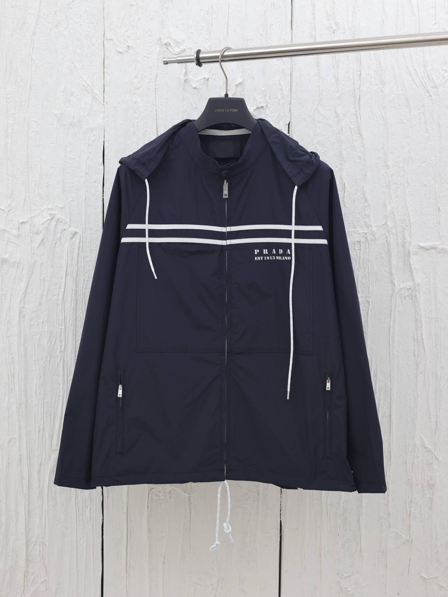 Prad*/Prada 25 nueva chaqueta de protección solar con capucha y logo de letra. Material de protección solar importado Y…