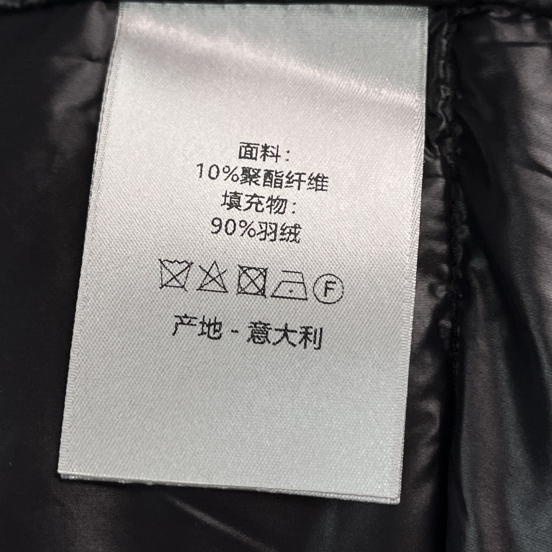 ， Dior 2024ss🆕新款迪奥立领夹克羽绒服 。爆款现货！选用上乘的面料表现出耀眼、始终保持高级华