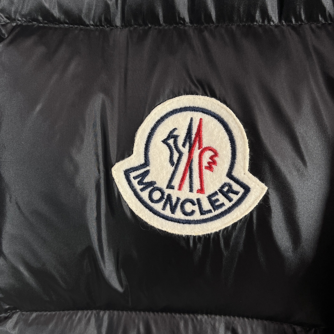 ， MONCLER 蒙口  2024冬季最新品立领羽绒服！官网同步！ 简约干练沉稳羽绒夹克款外套 简洁流